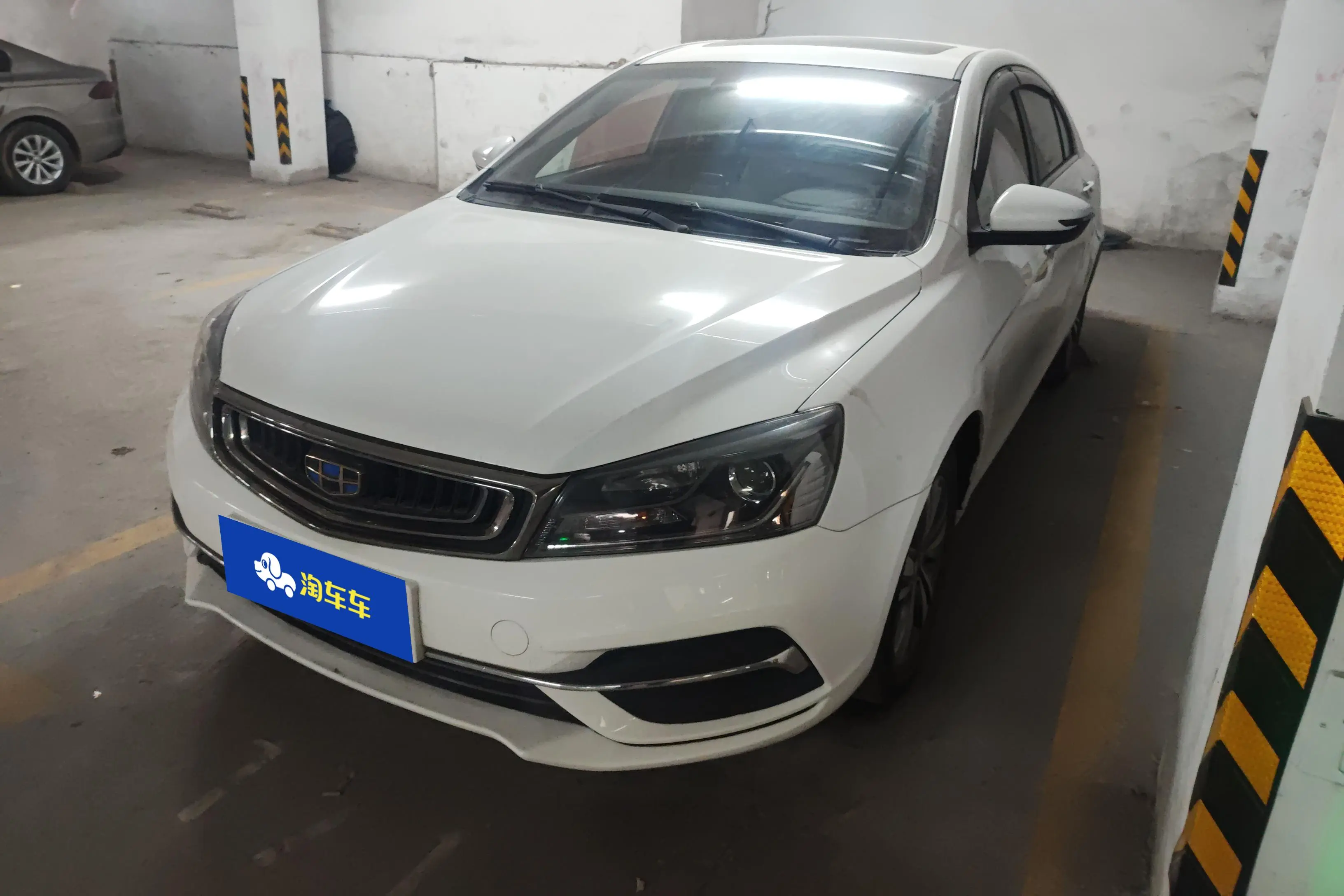 Geely Emgrand  из Китая