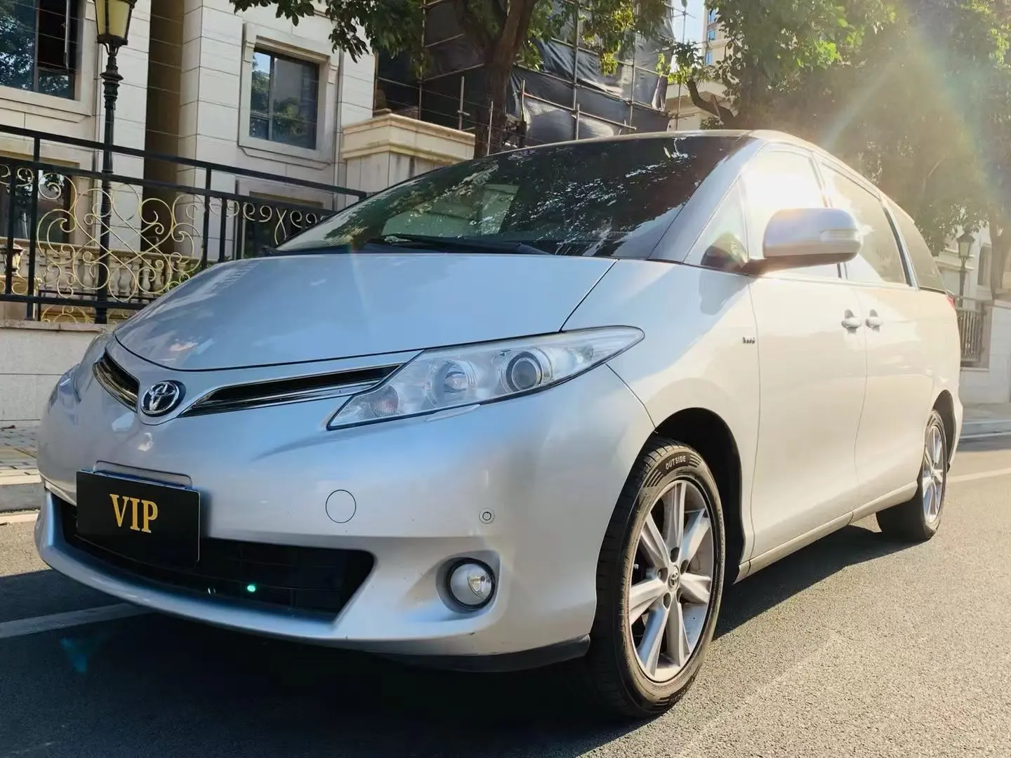 Toyota Previa  из Китая