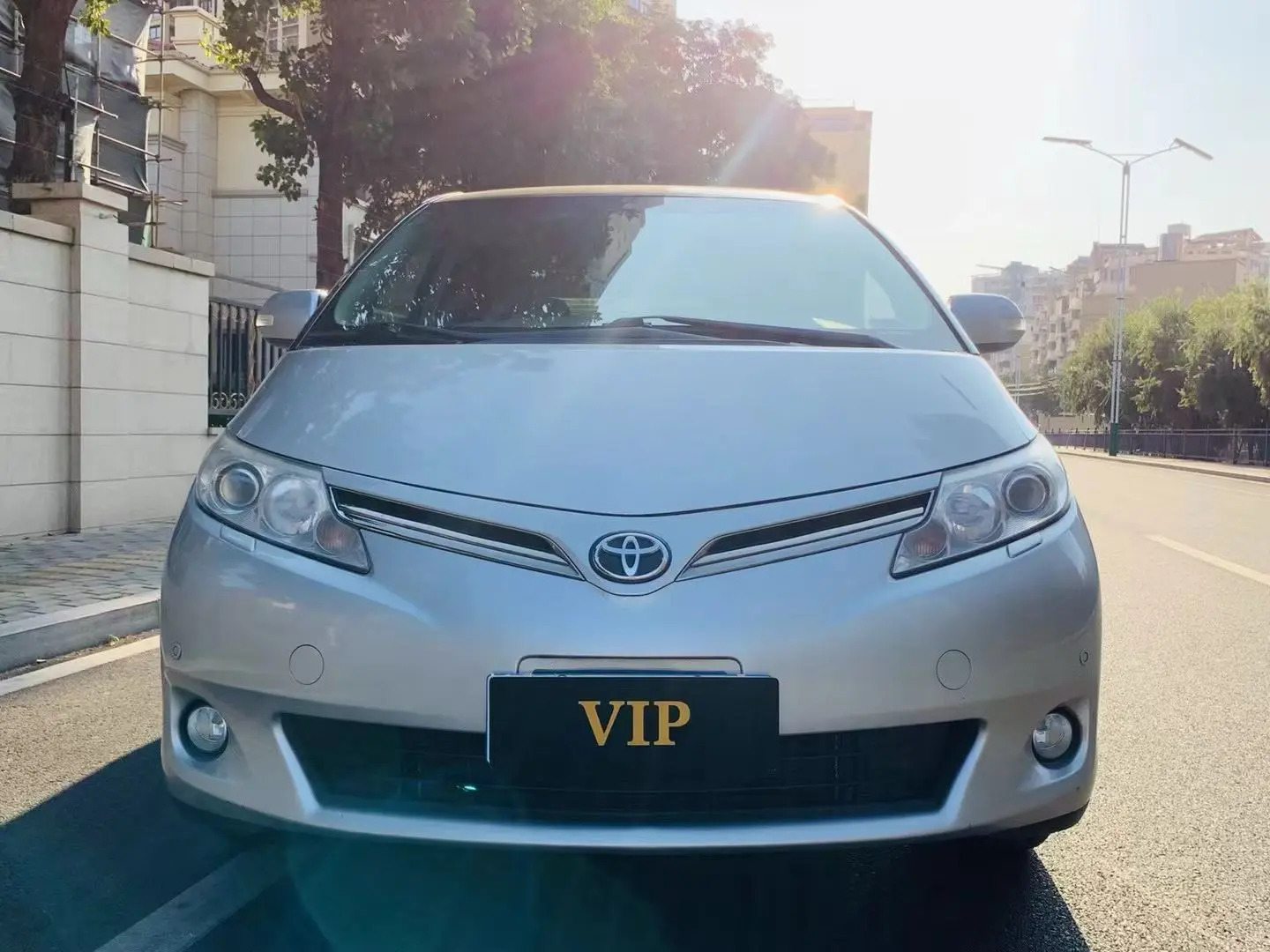 Toyota Previa  из Китая