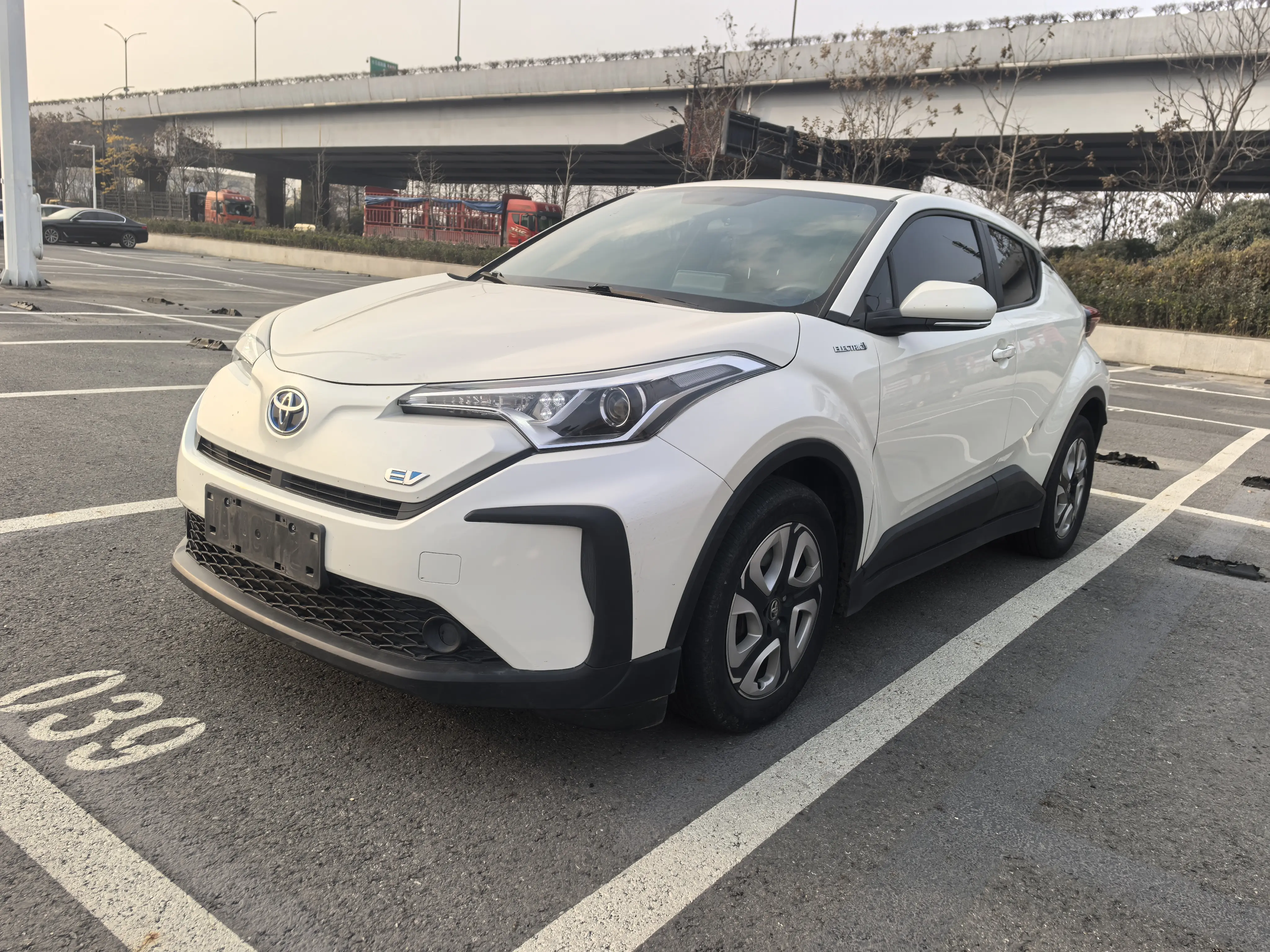 Toyota C-HR EV  из Китая