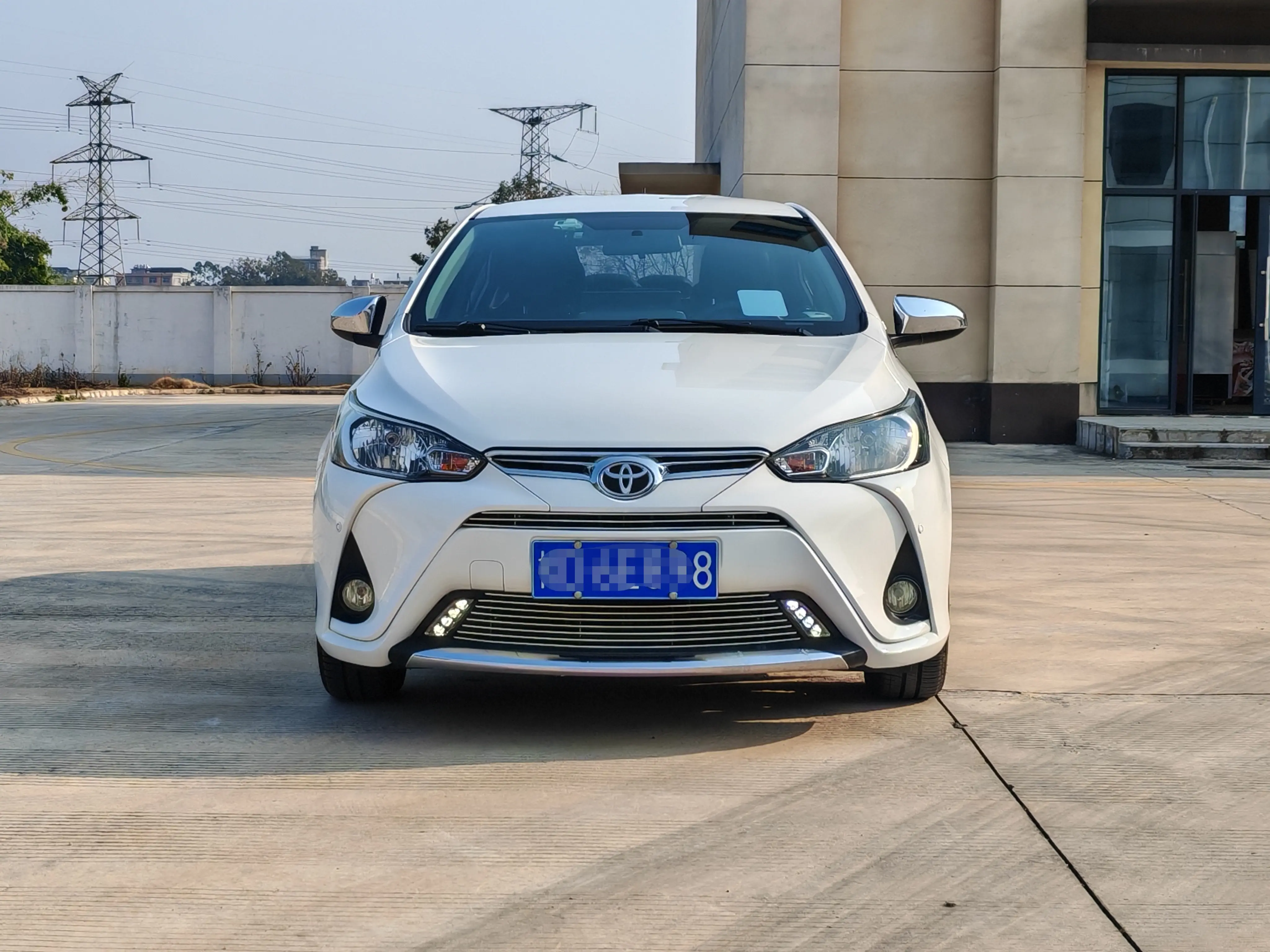 Toyota YARiS L Enjoy  из Китая