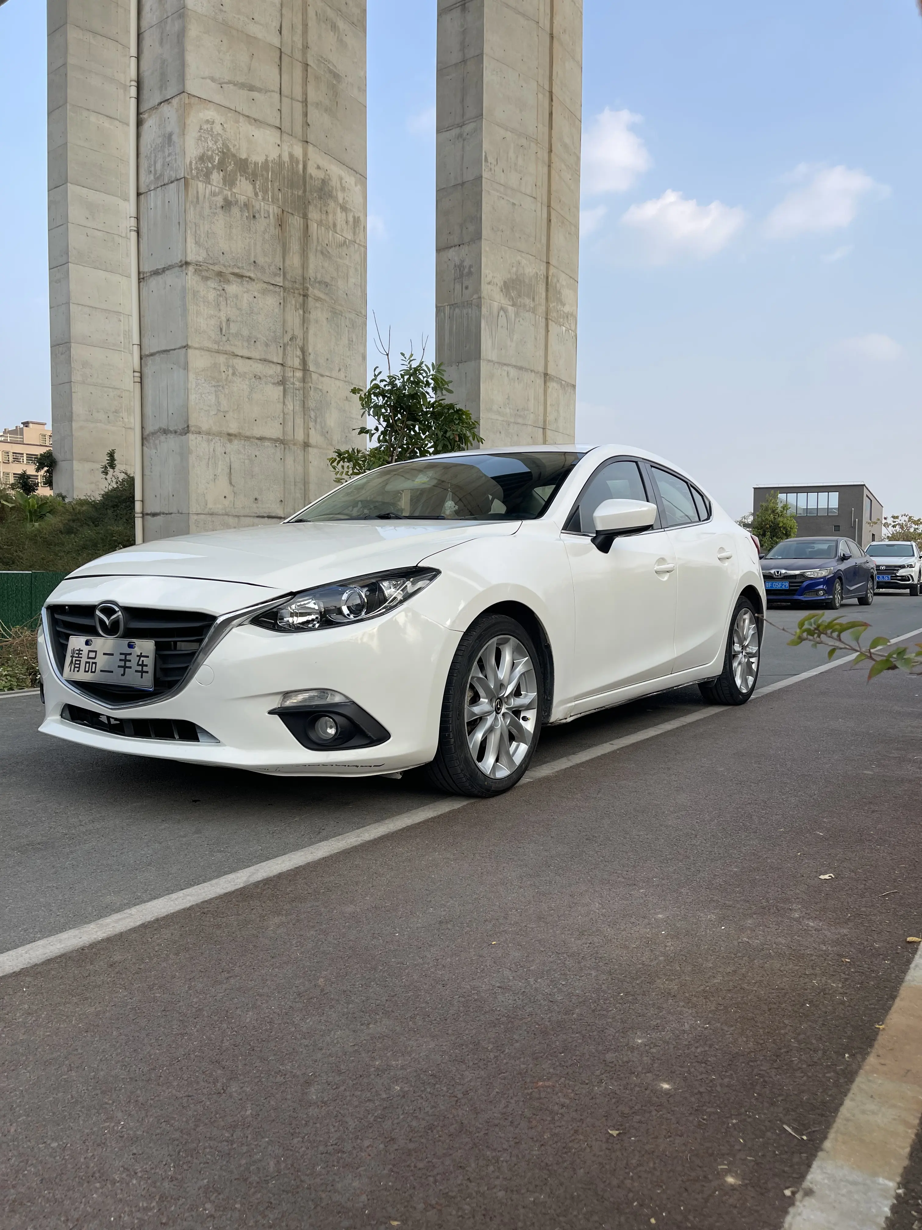 Mazda Axela (Mazda3)  из Китая