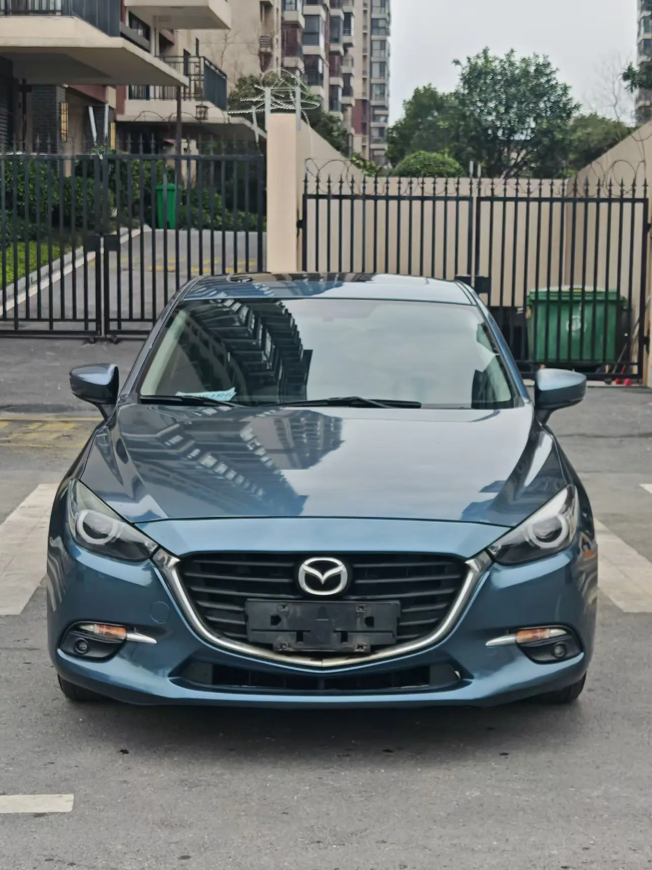 Mazda Axela (Mazda3)  из Китая
