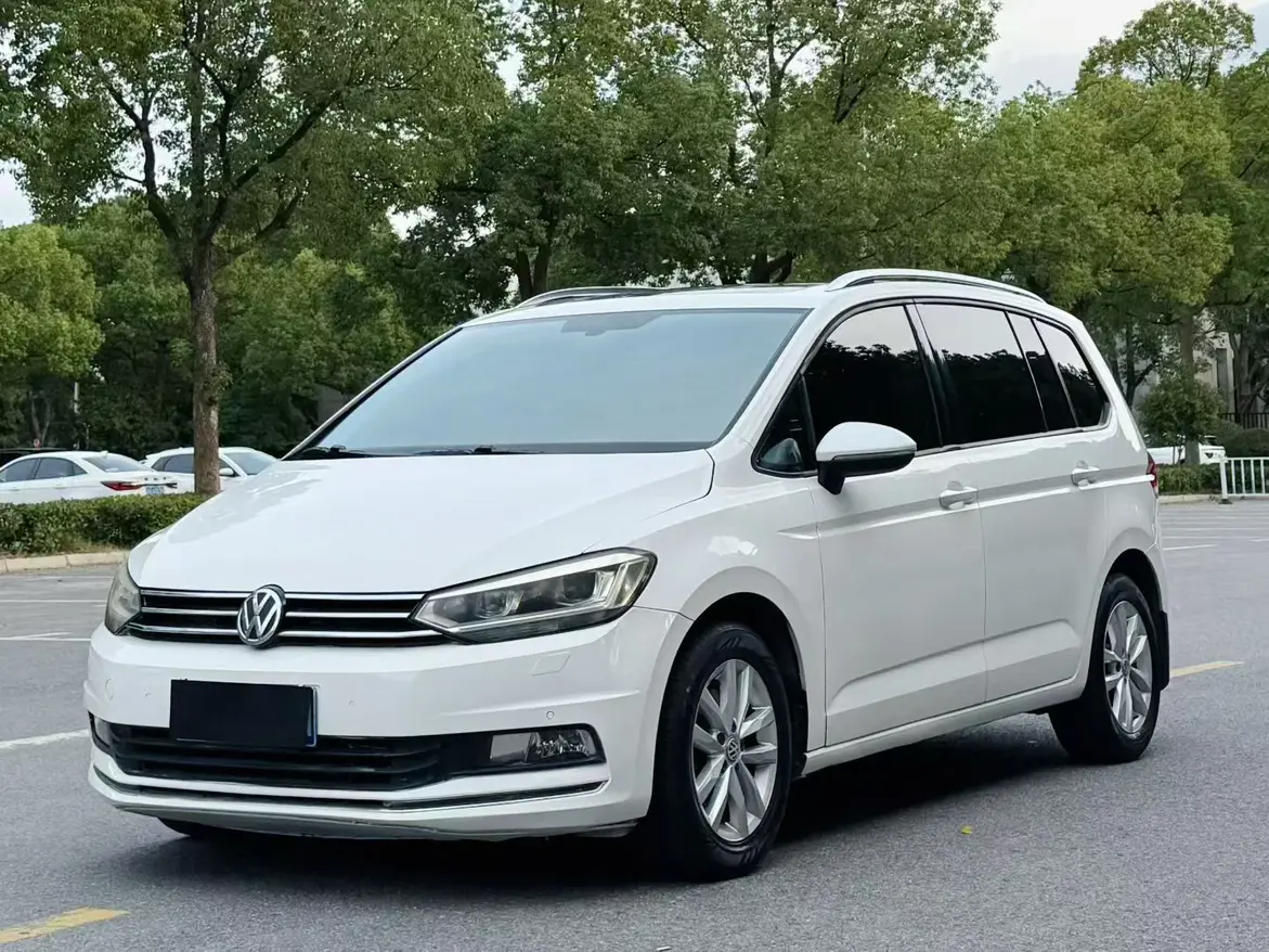 Volkswagen Touran L  из Китая