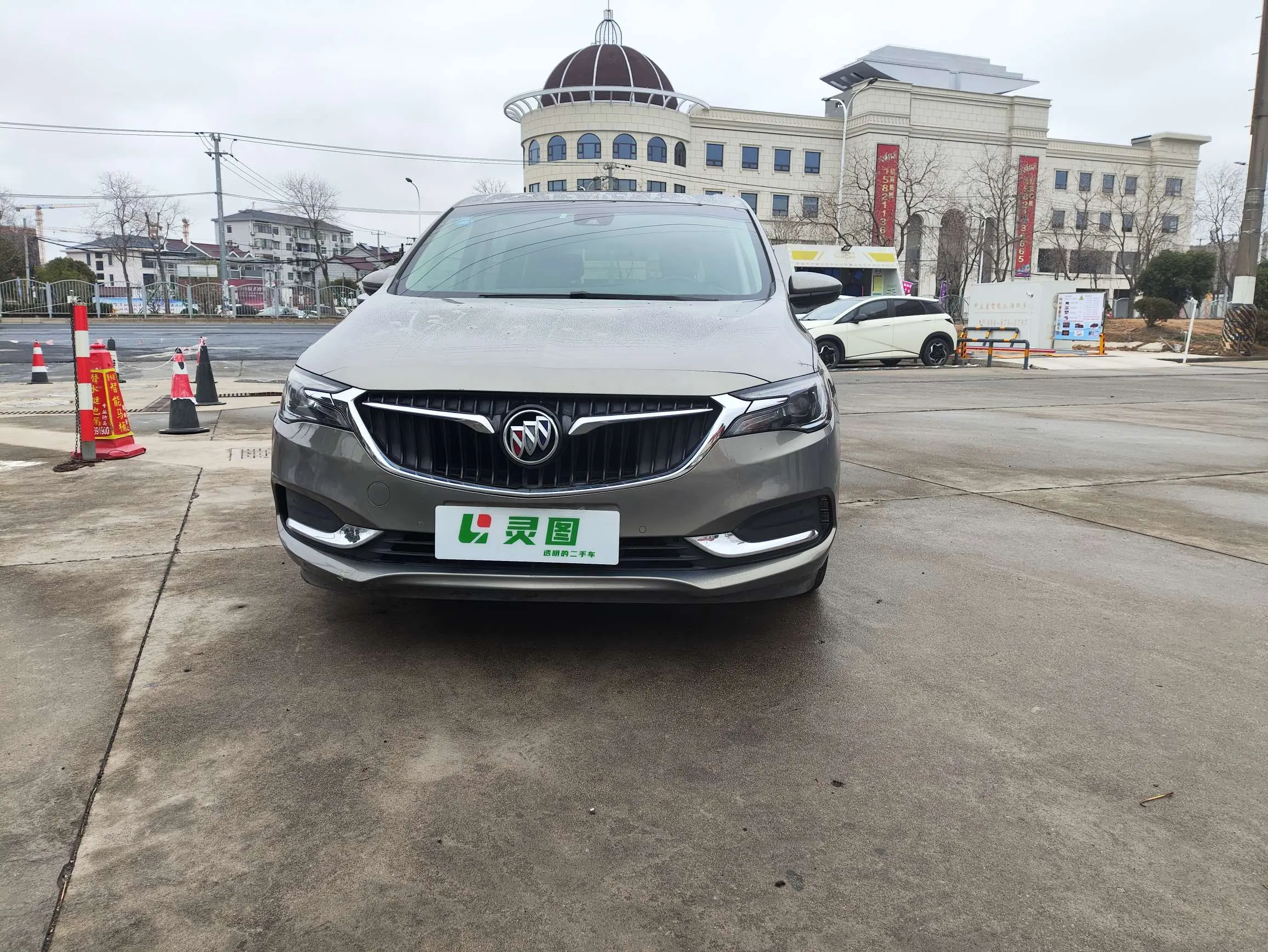 Buick GL6  из Китая