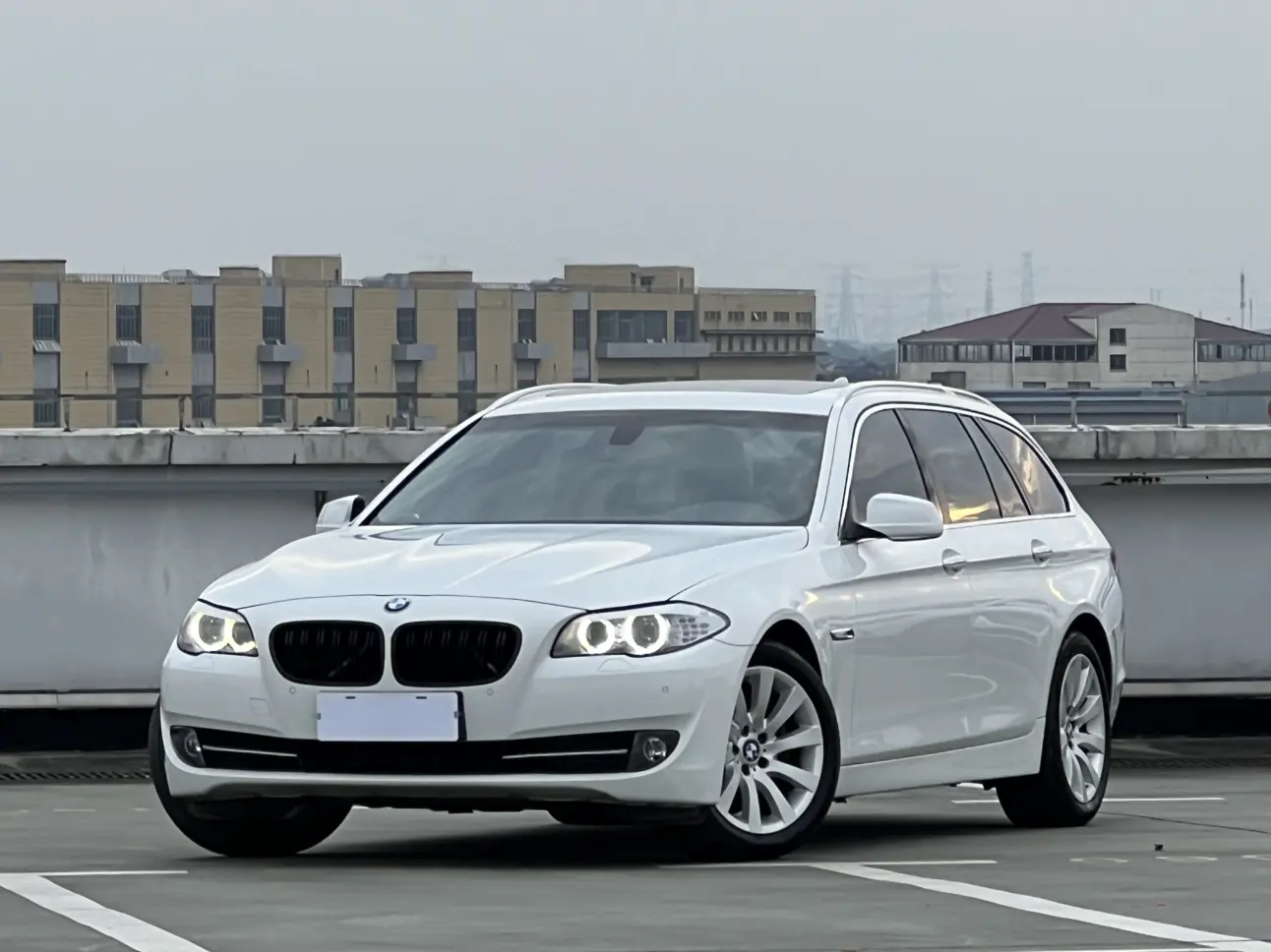 BMW 5 Series  из Китая