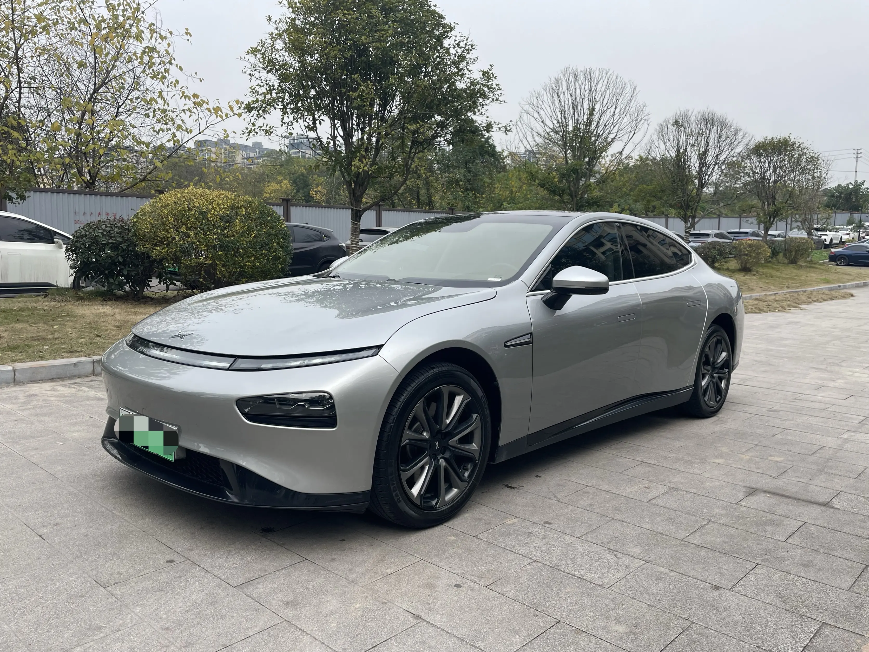 Xpeng P7  из Китая