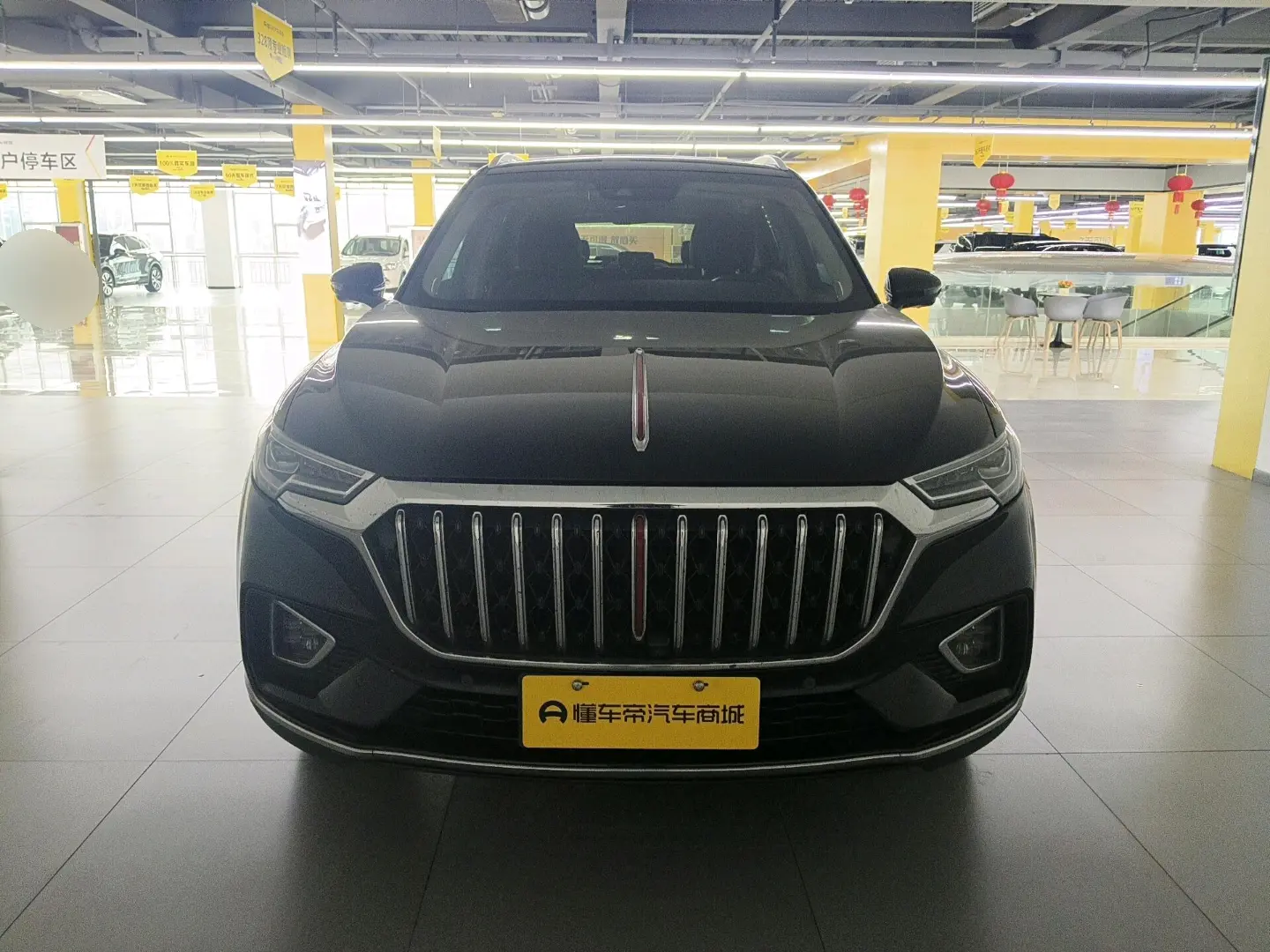 Hongqi HS5  из Китая