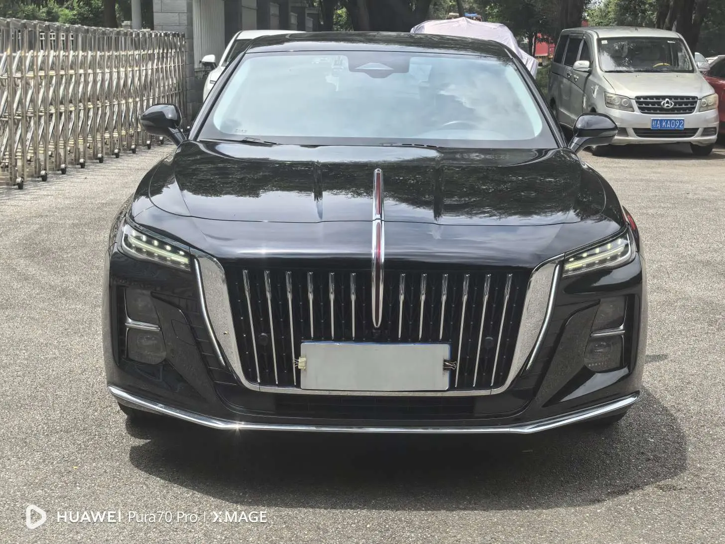 Hongqi H5  из Китая