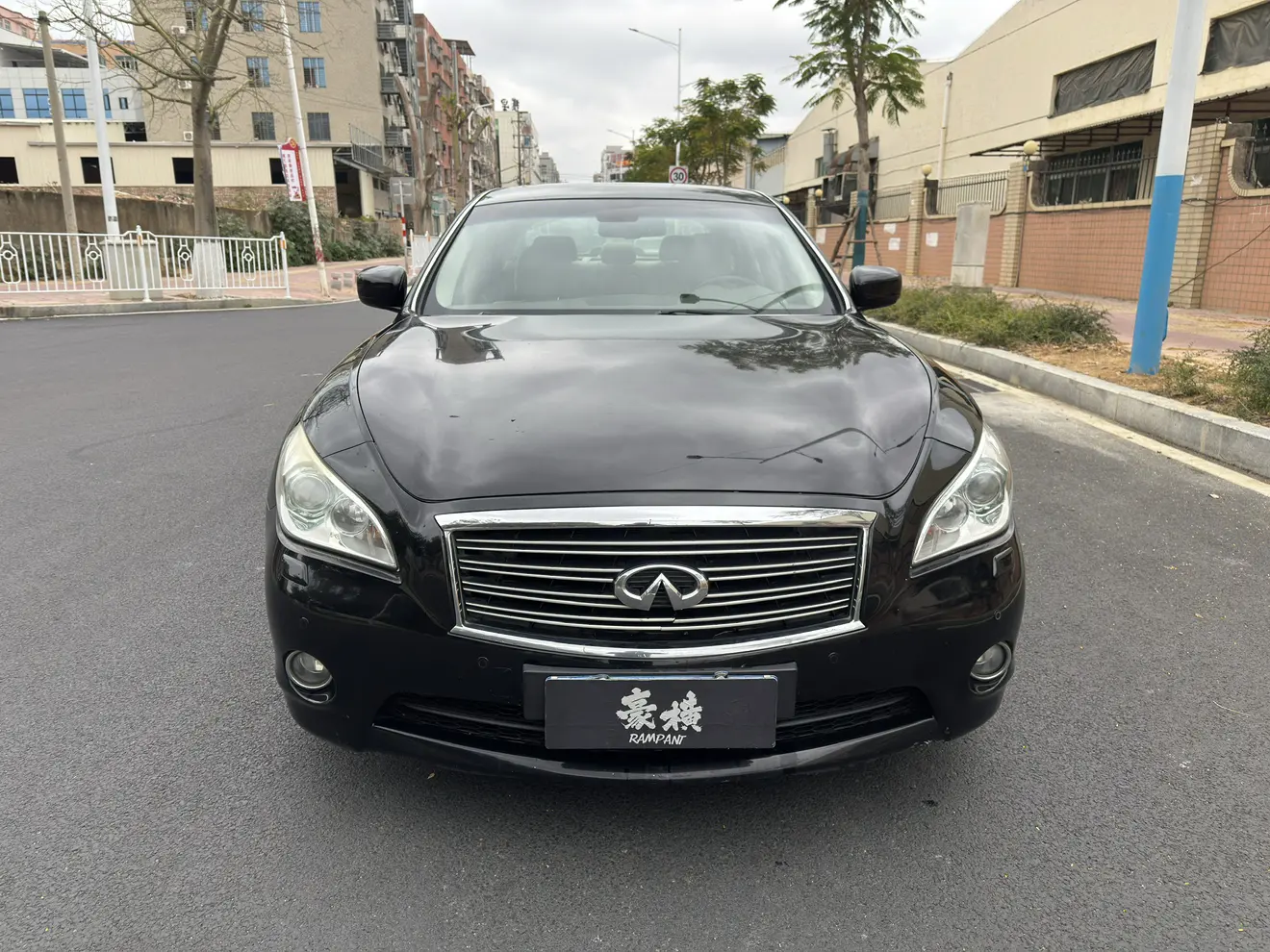 Infiniti M Series  из Китая