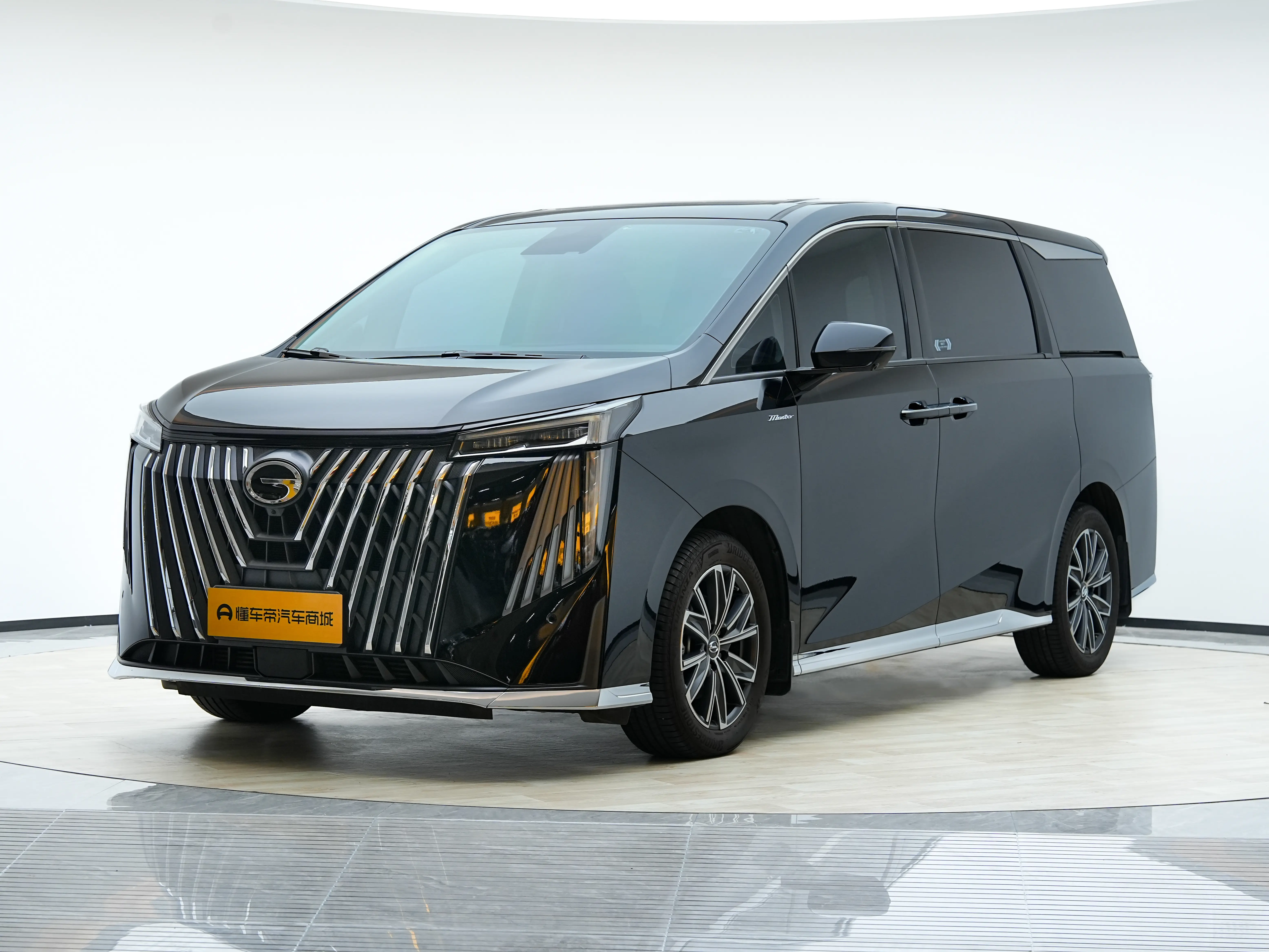 GAC Trumpchi M8  из Китая