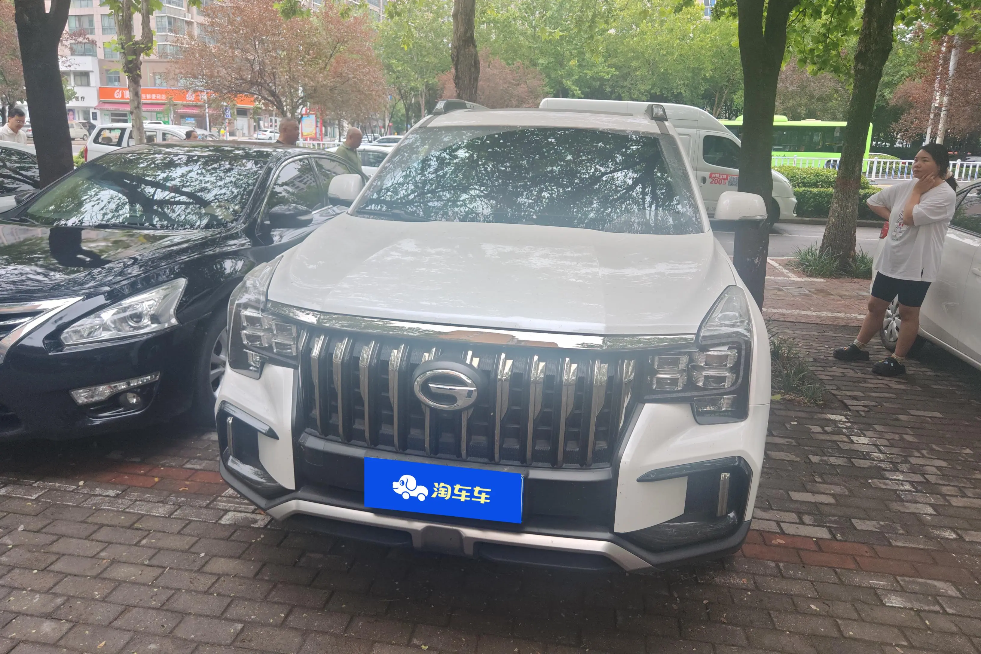 GAC Trumpchi GS8  из Китая