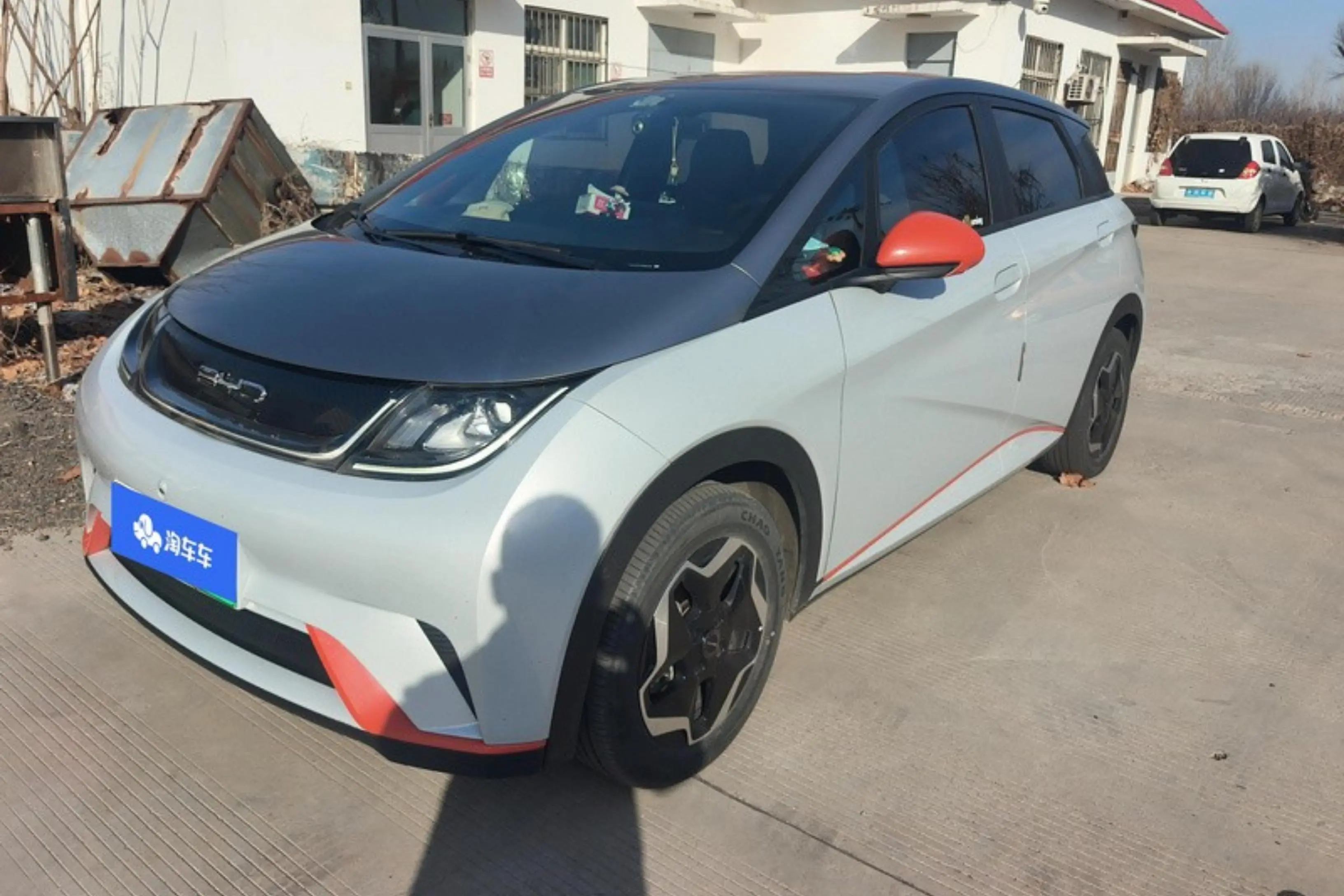 BYD Dolphin  из Китая