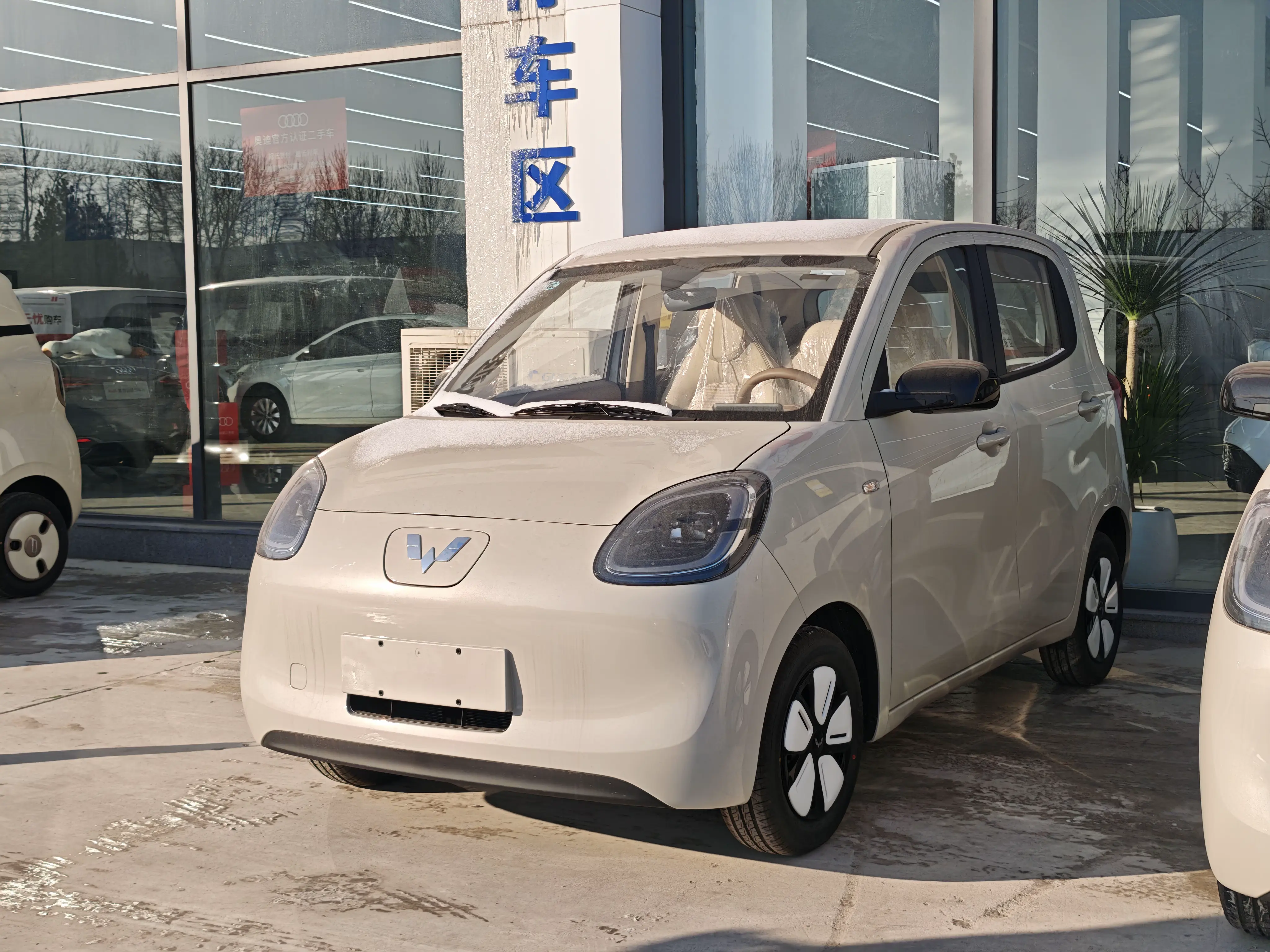 Wuling Hongguang MINIEV  из Китая