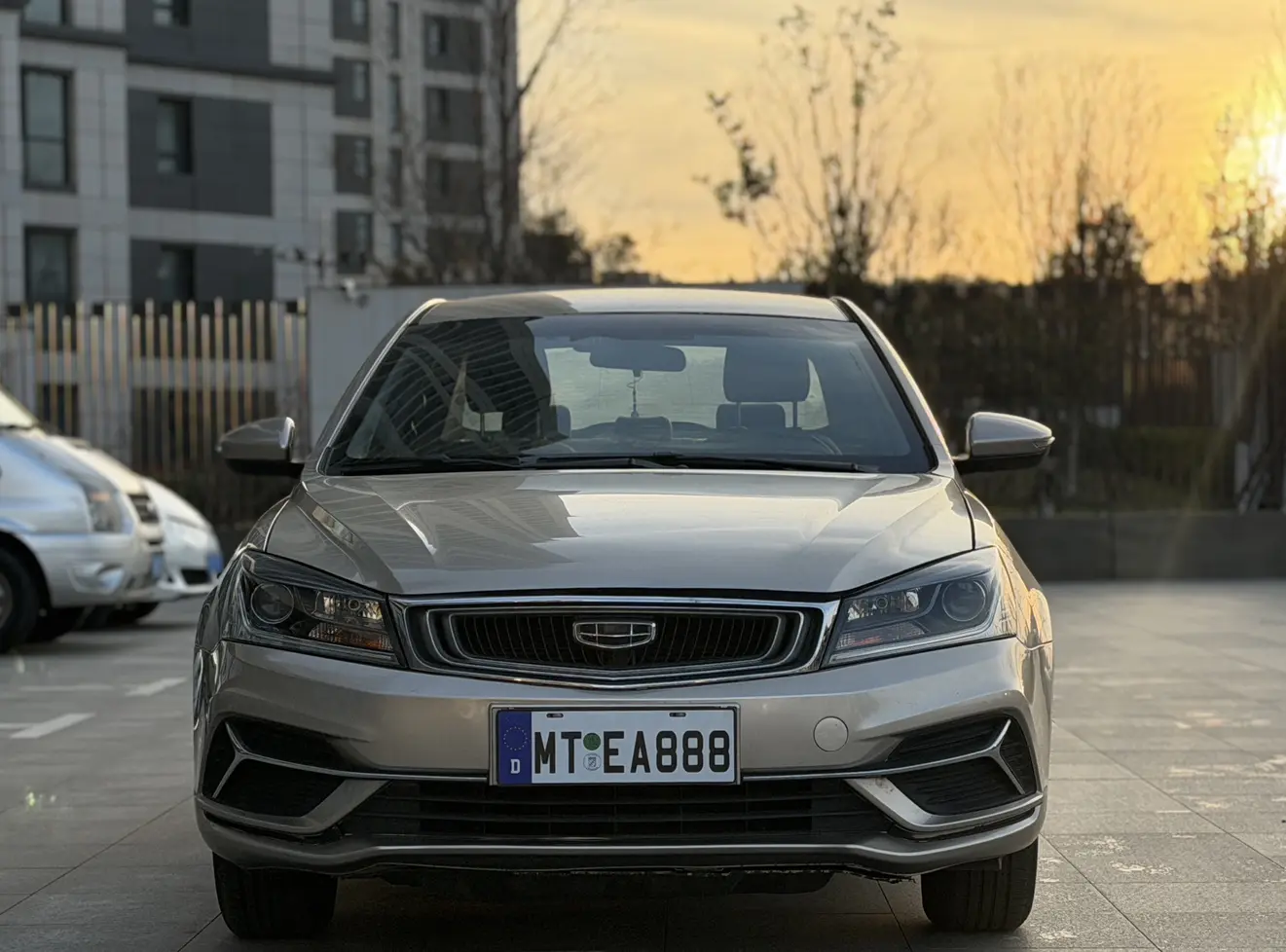 Geely Emgrand  из Китая