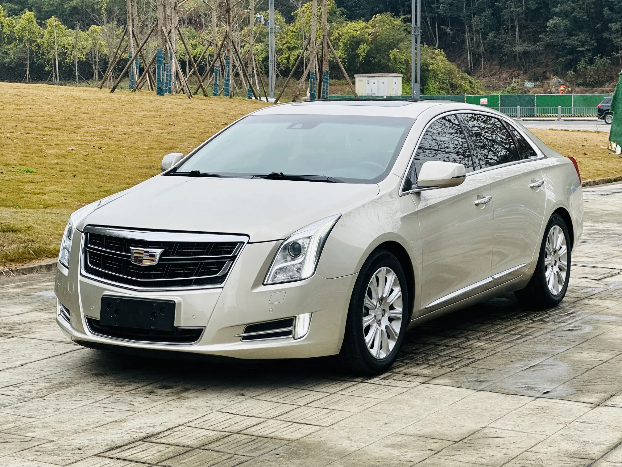 Cadillac XTS  из Китая
