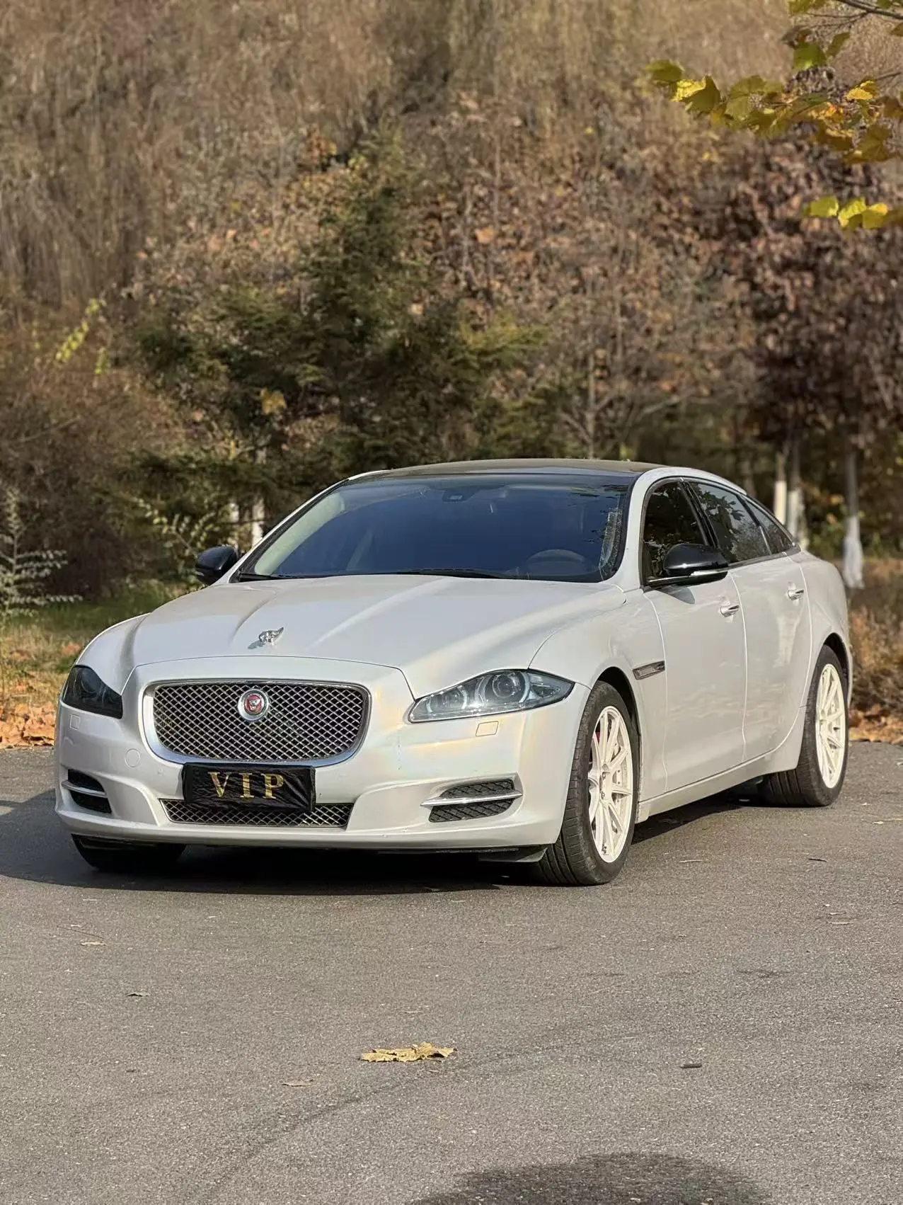 Jaguar XJ  из Китая