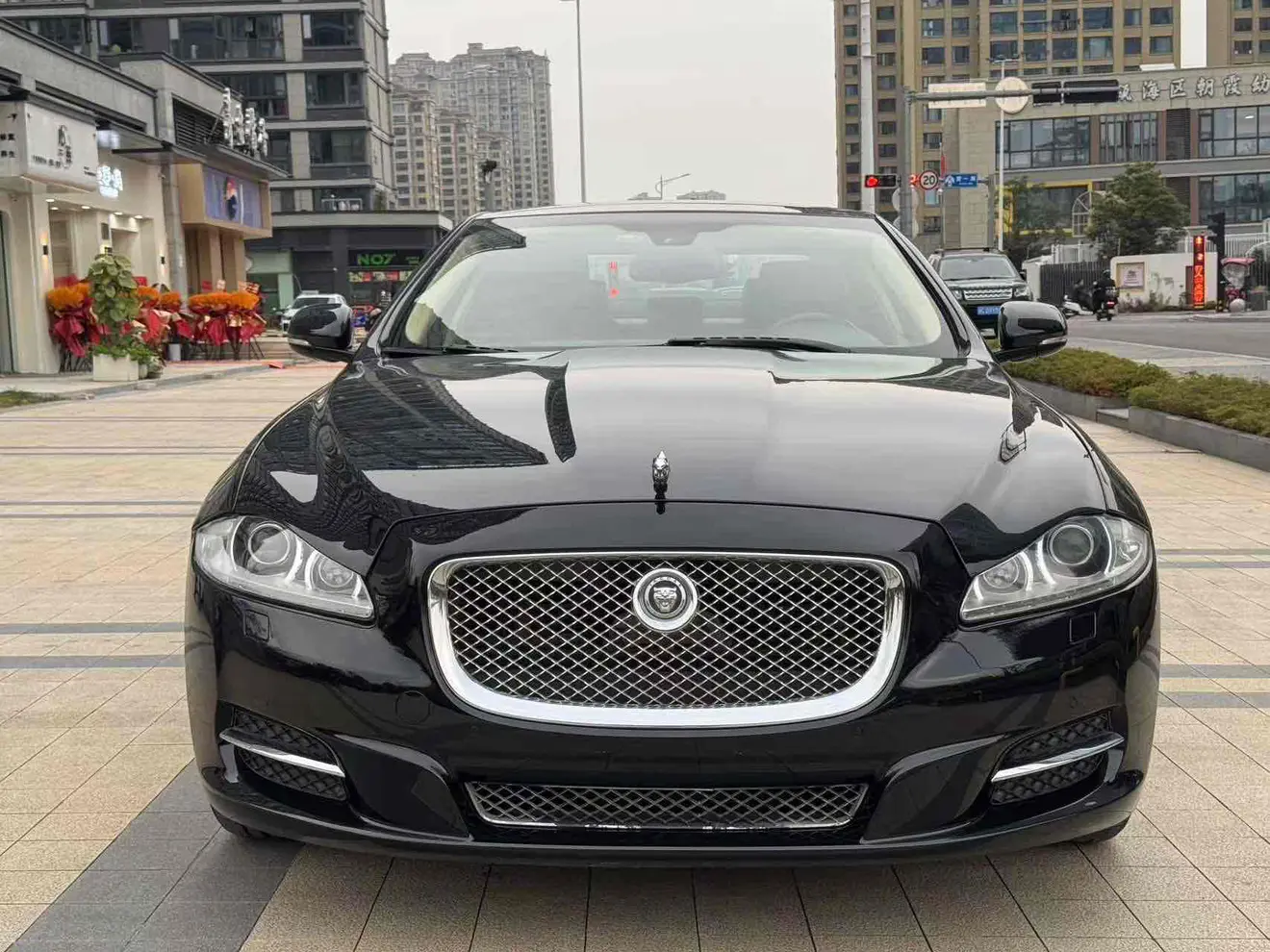 Jaguar XJ  из Китая