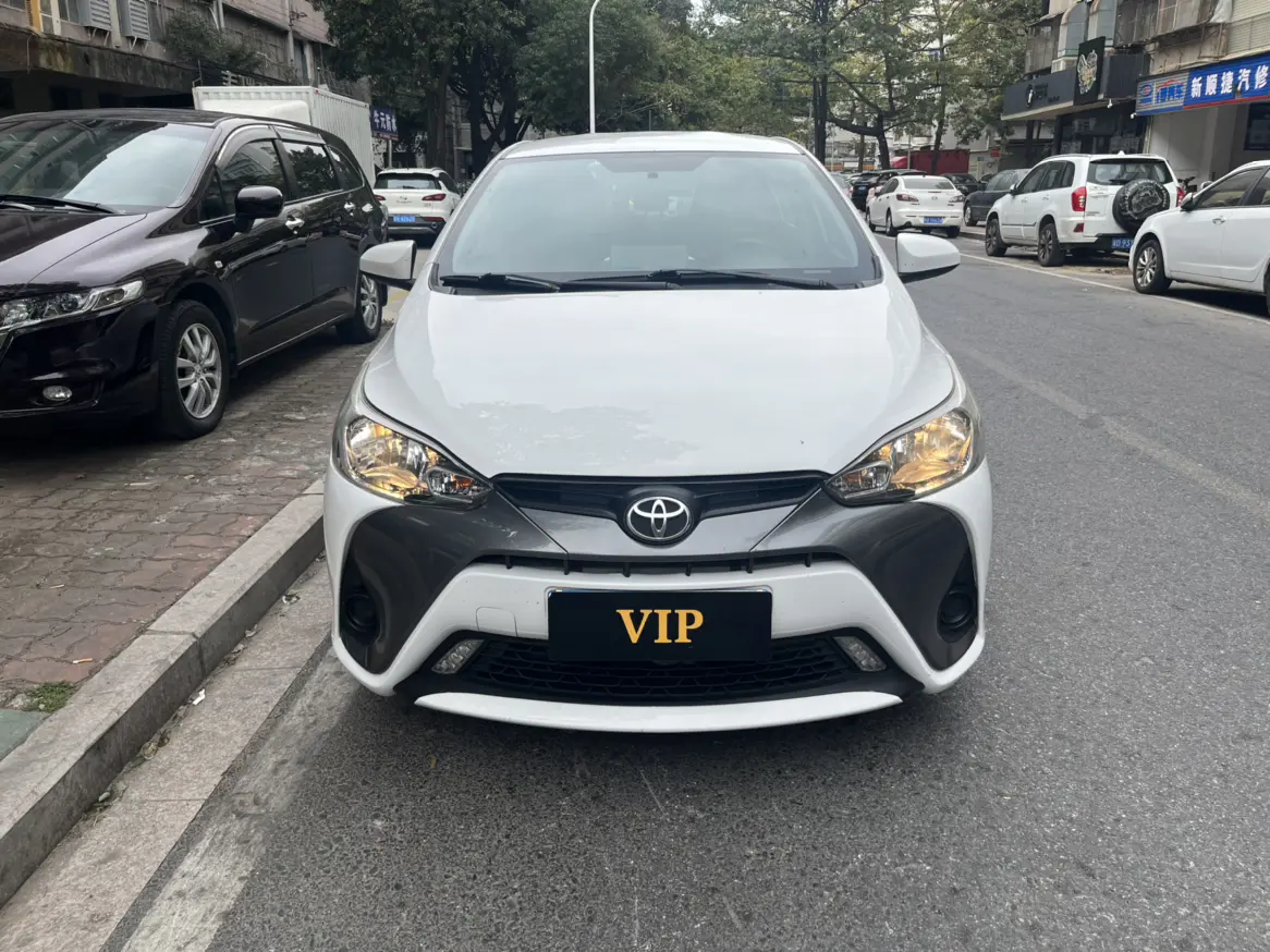 Toyota Yaris L  из Китая
