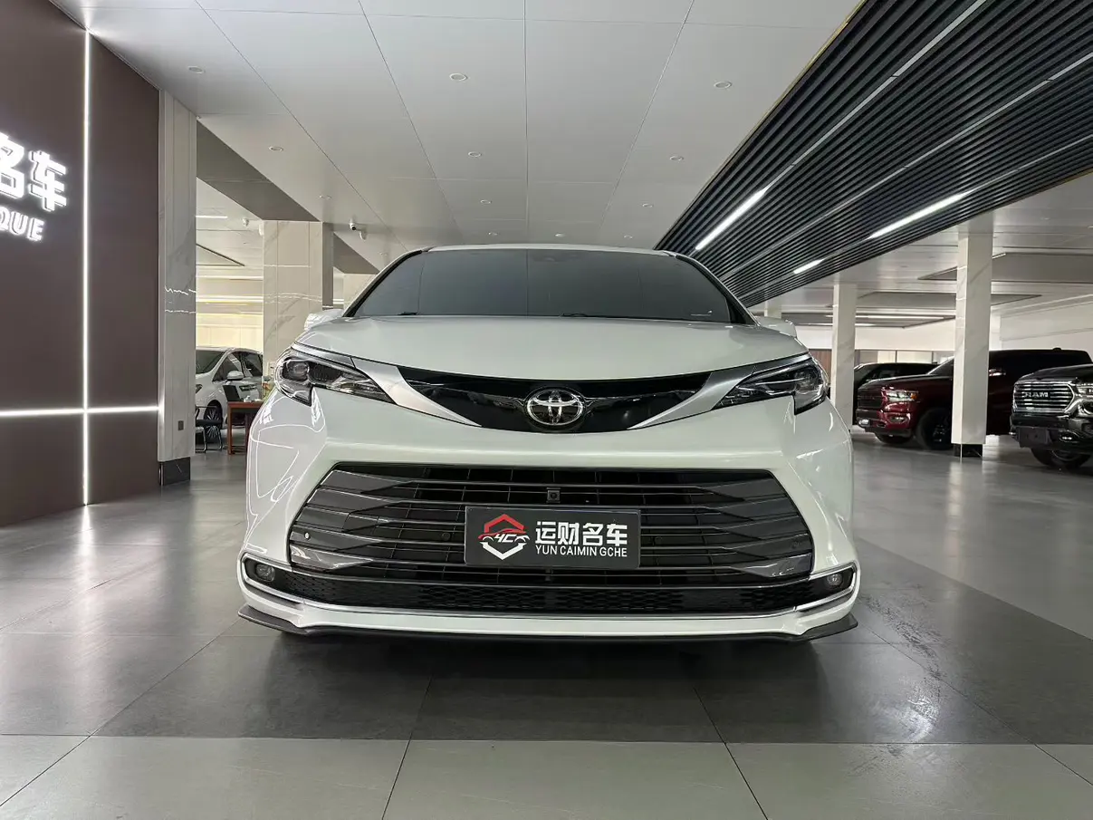 Toyota Sienna  из Китая