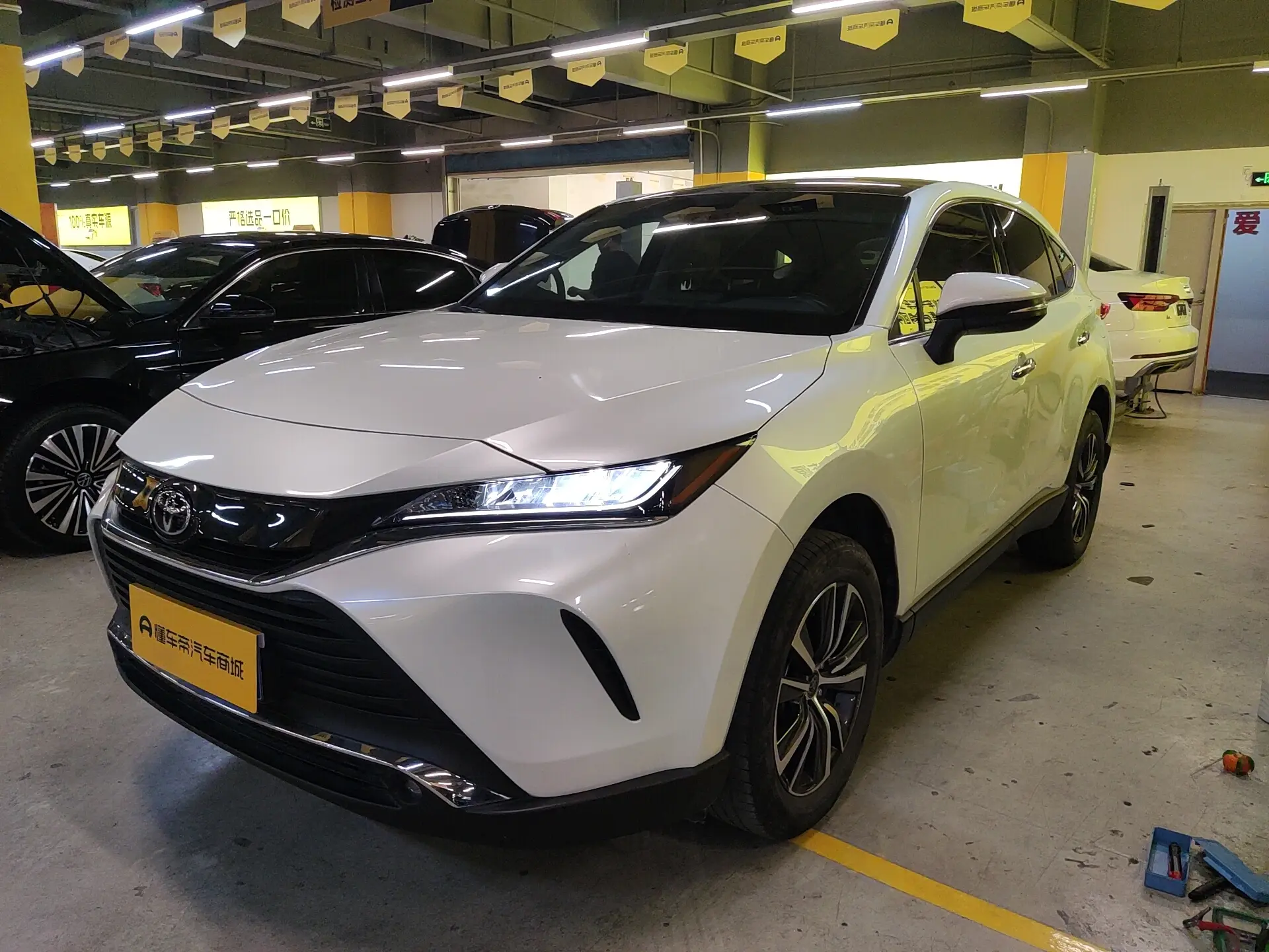 Toyota Harrier  из Китая