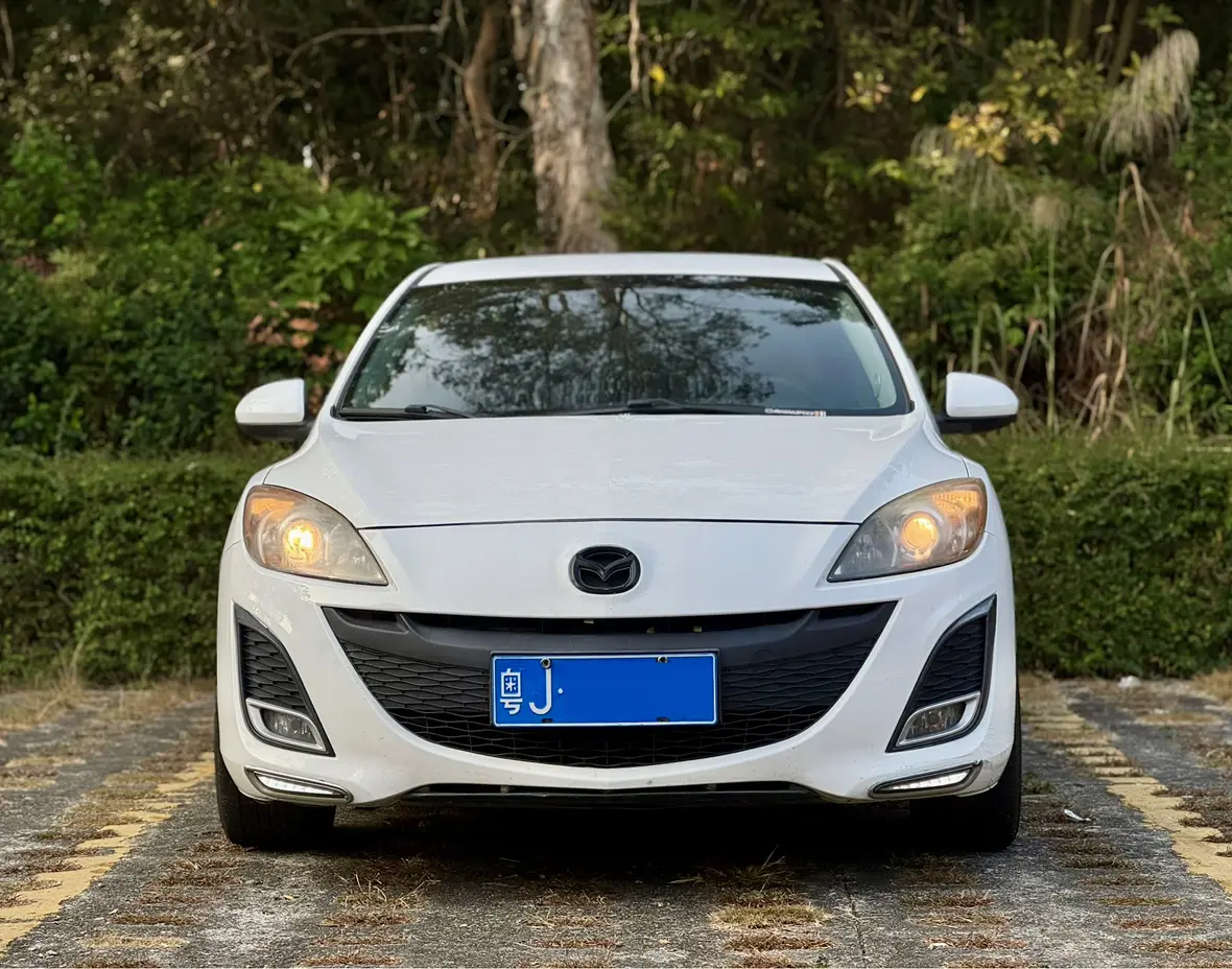 Mazda Axela (Mazda3)  из Китая