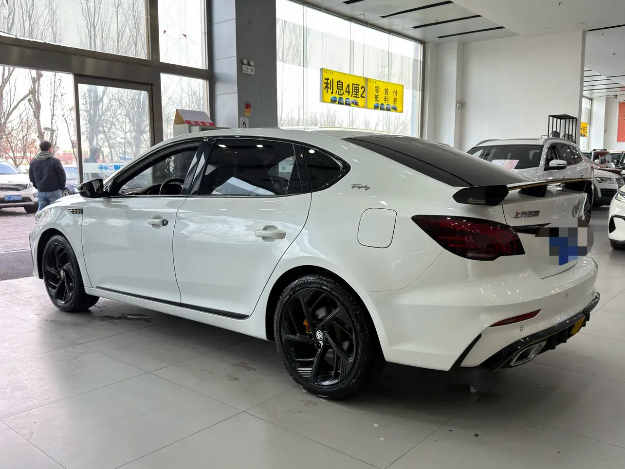 MG 6  из Китая