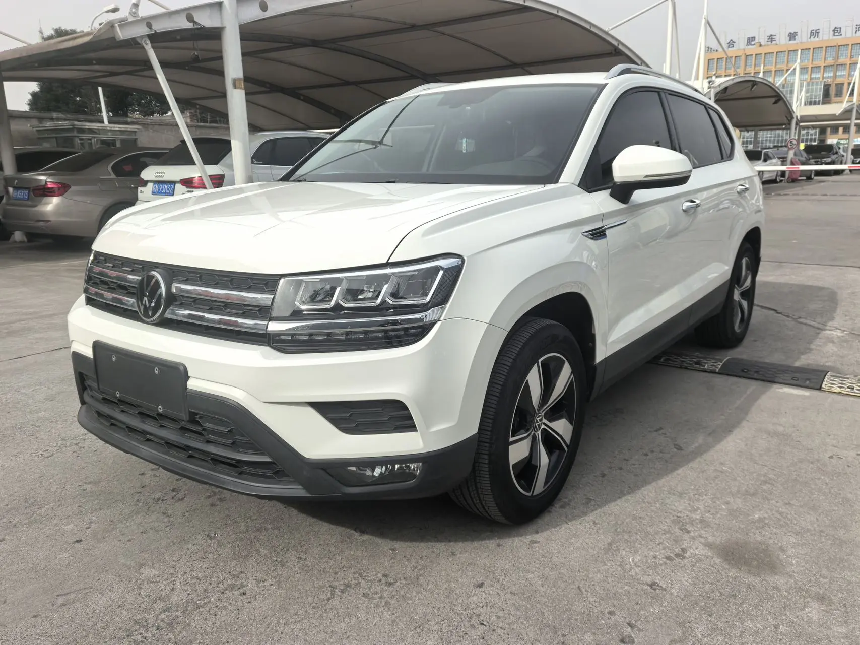 Volkswagen Tharu  из Китая