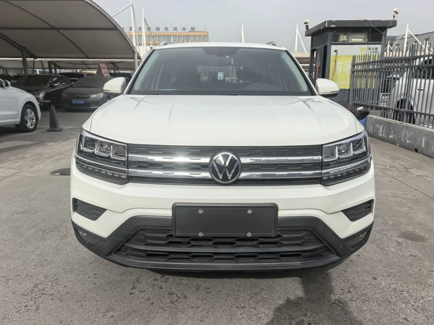 Volkswagen Tharu  из Китая