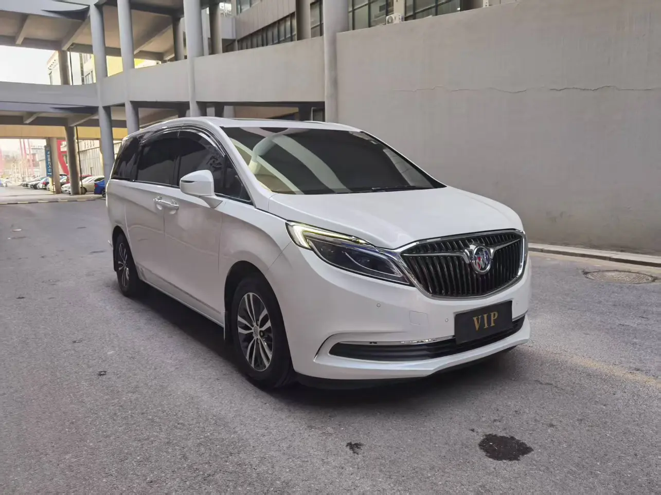 Buick GL8  из Китая