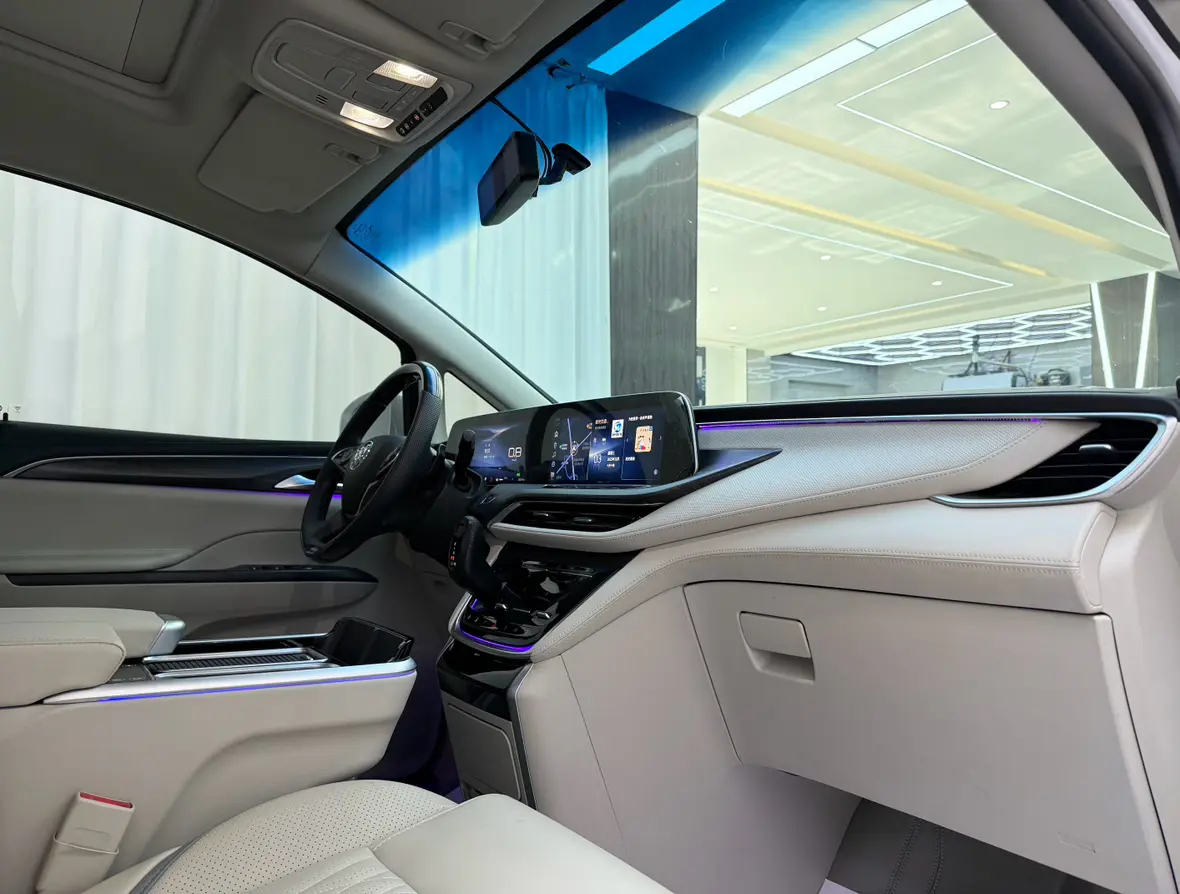 Buick GL8  из Китая