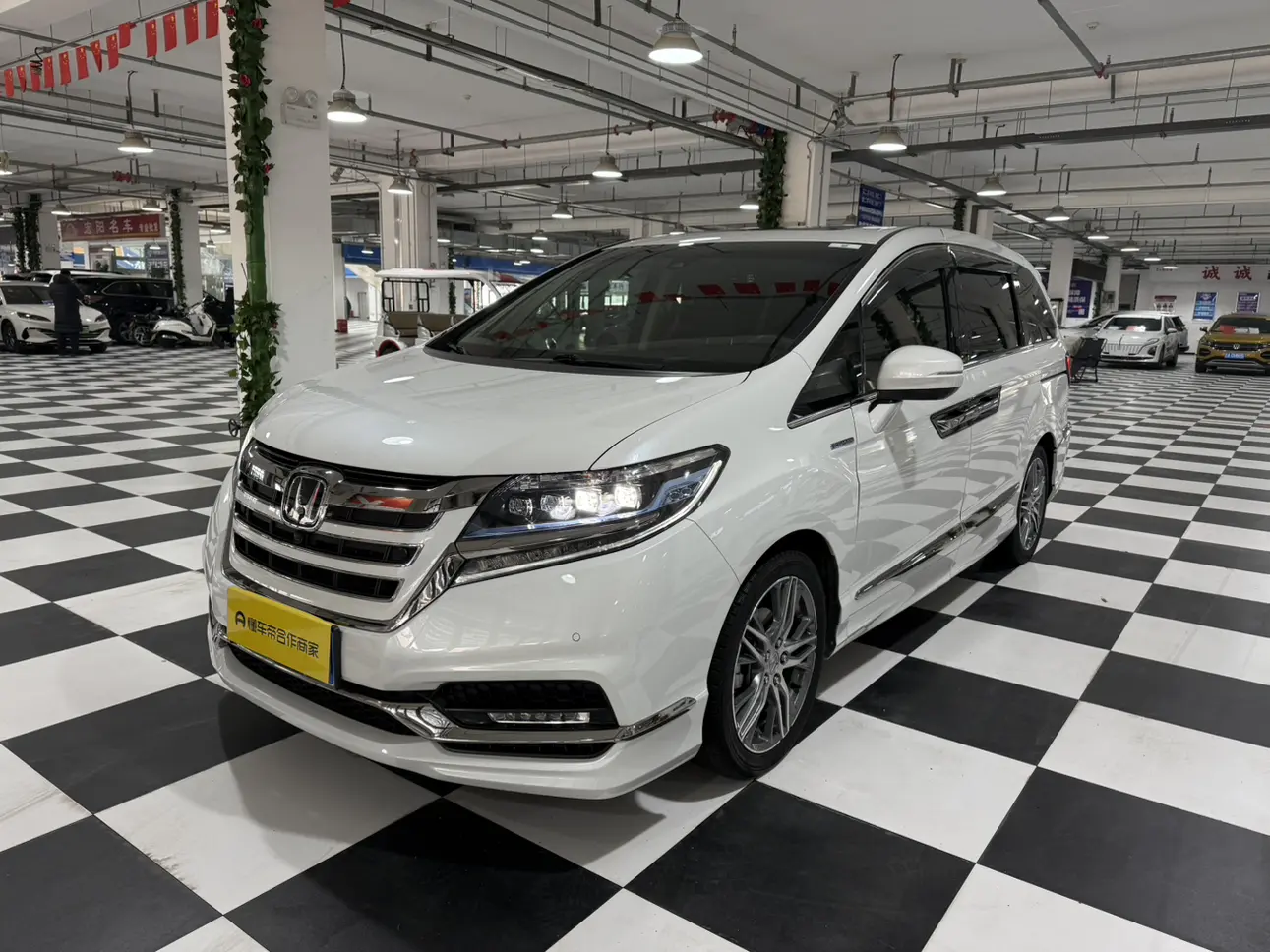 Honda Elysion (Alison)  из Китая