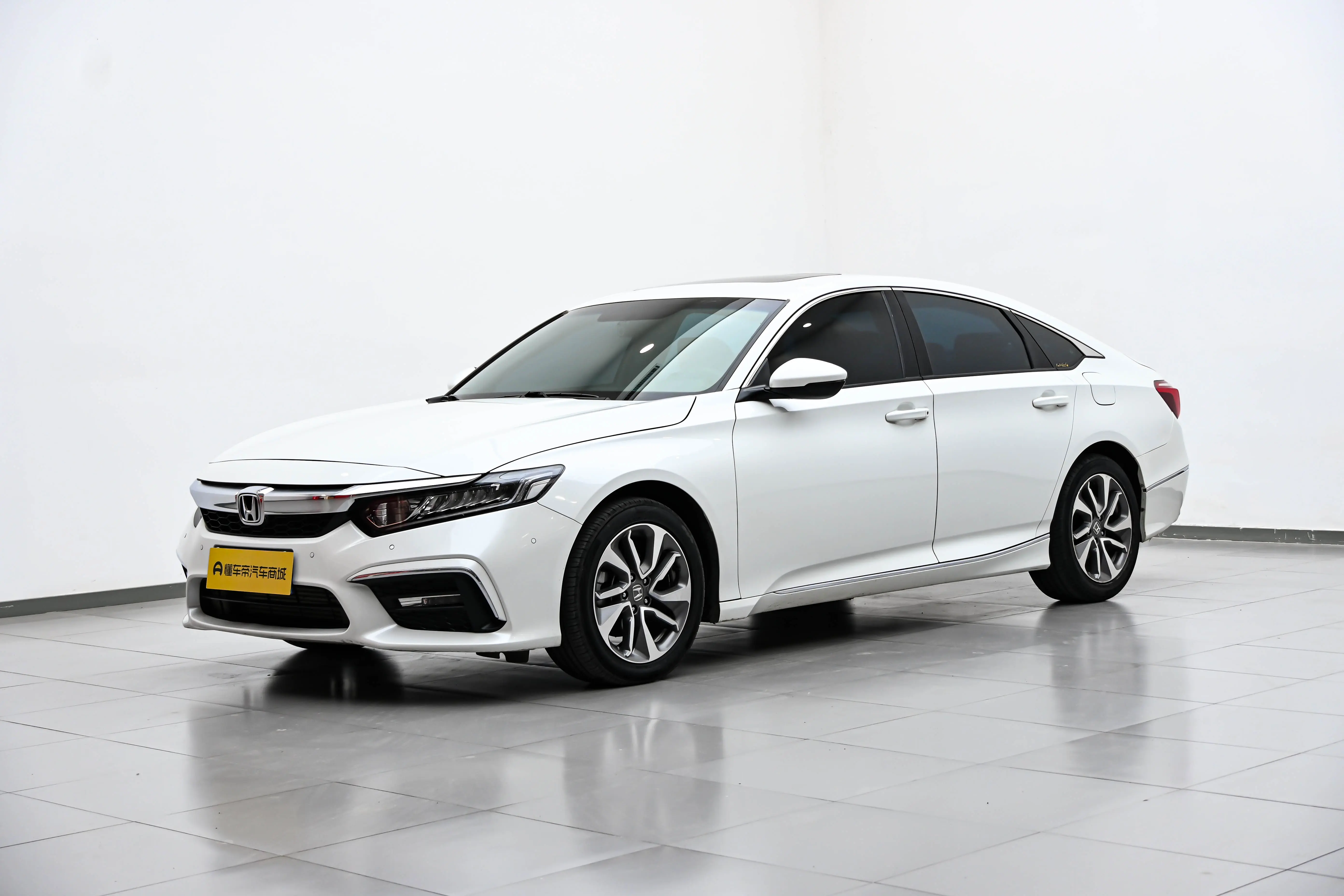Honda Inspire (Yingshipai)  из Китая