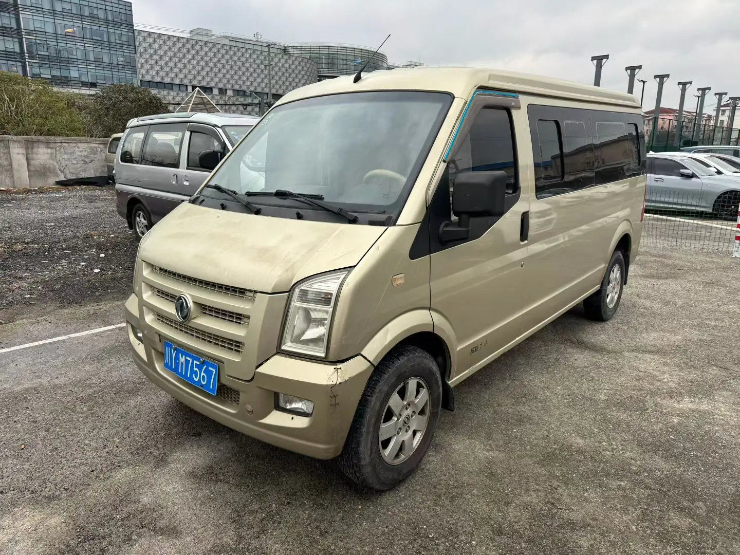 Dongfeng Xiaokang C37  из Китая