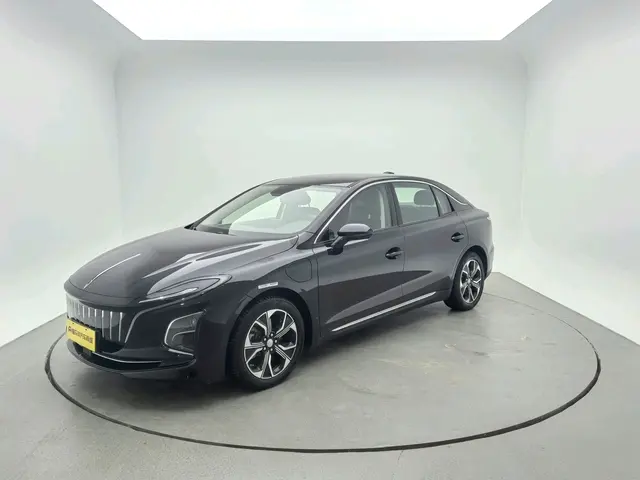 Hongqi E-QM5  из Китая