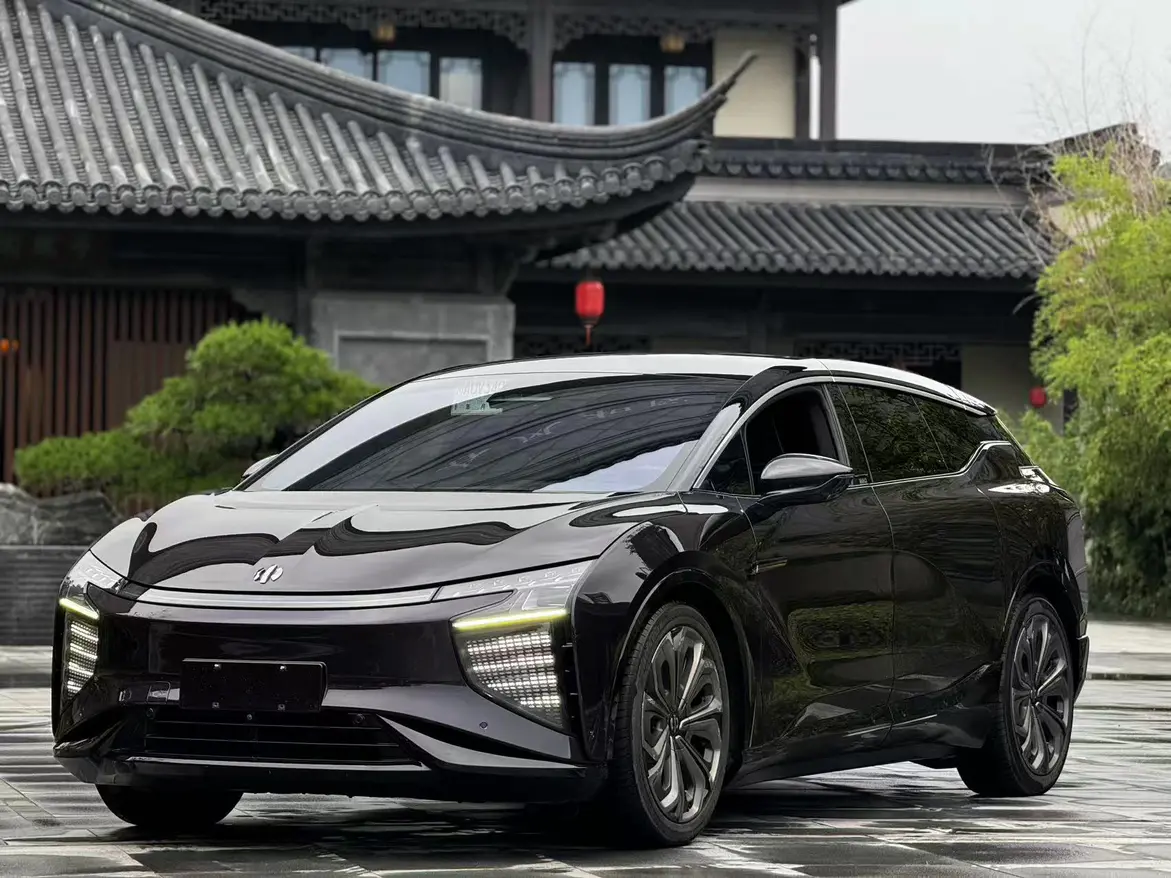 HiPhi X  из Китая