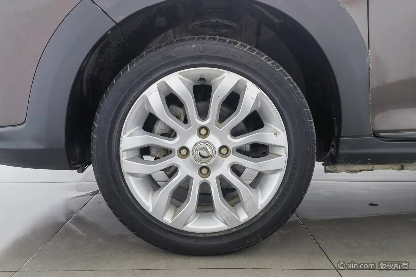 Dongfeng Fengshen AX3  из Китая