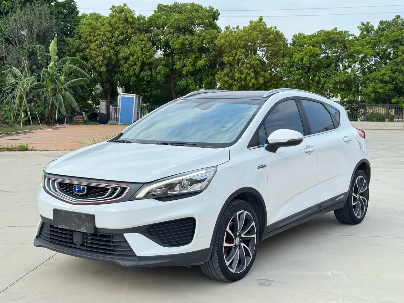 Geely Emgrand GS  из Китая