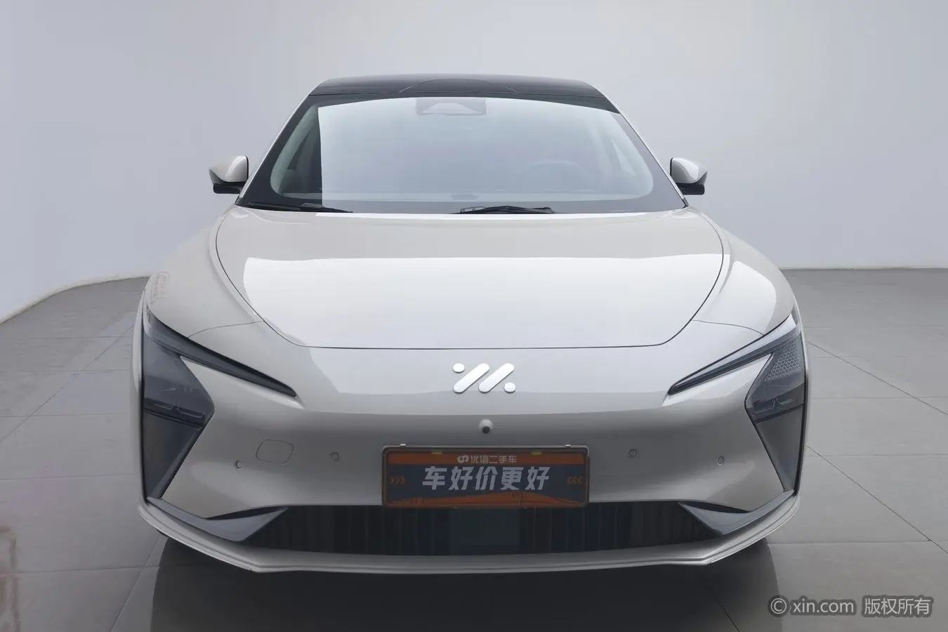 Zhiji L7  из Китая