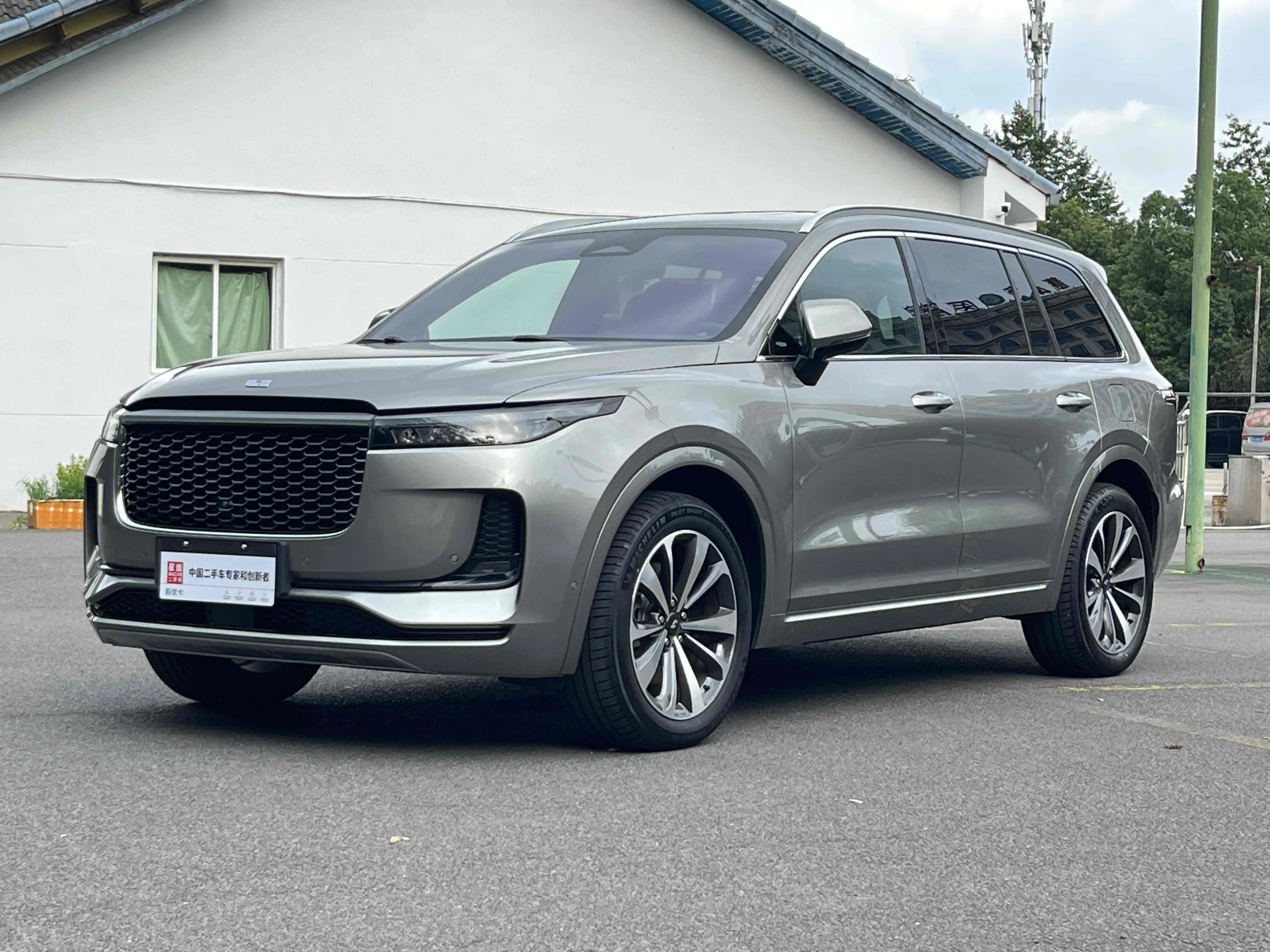 Li ONE (Ideal ONE)  из Китая