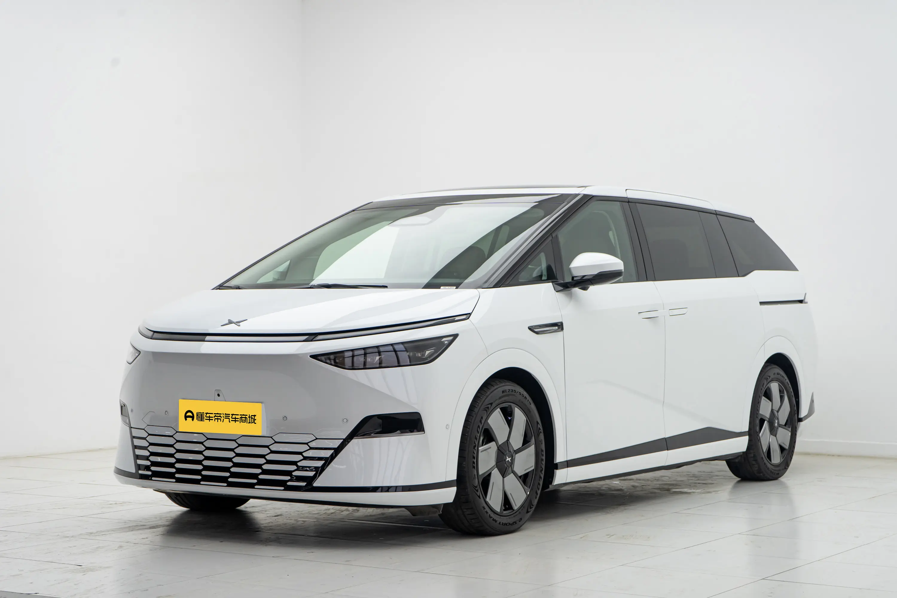 Xpeng X9  из Китая