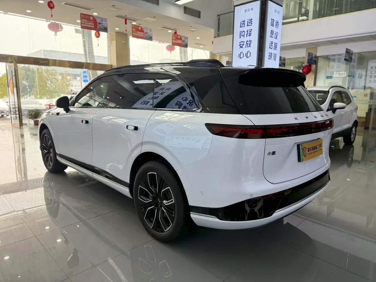 Xpeng G9  из Китая