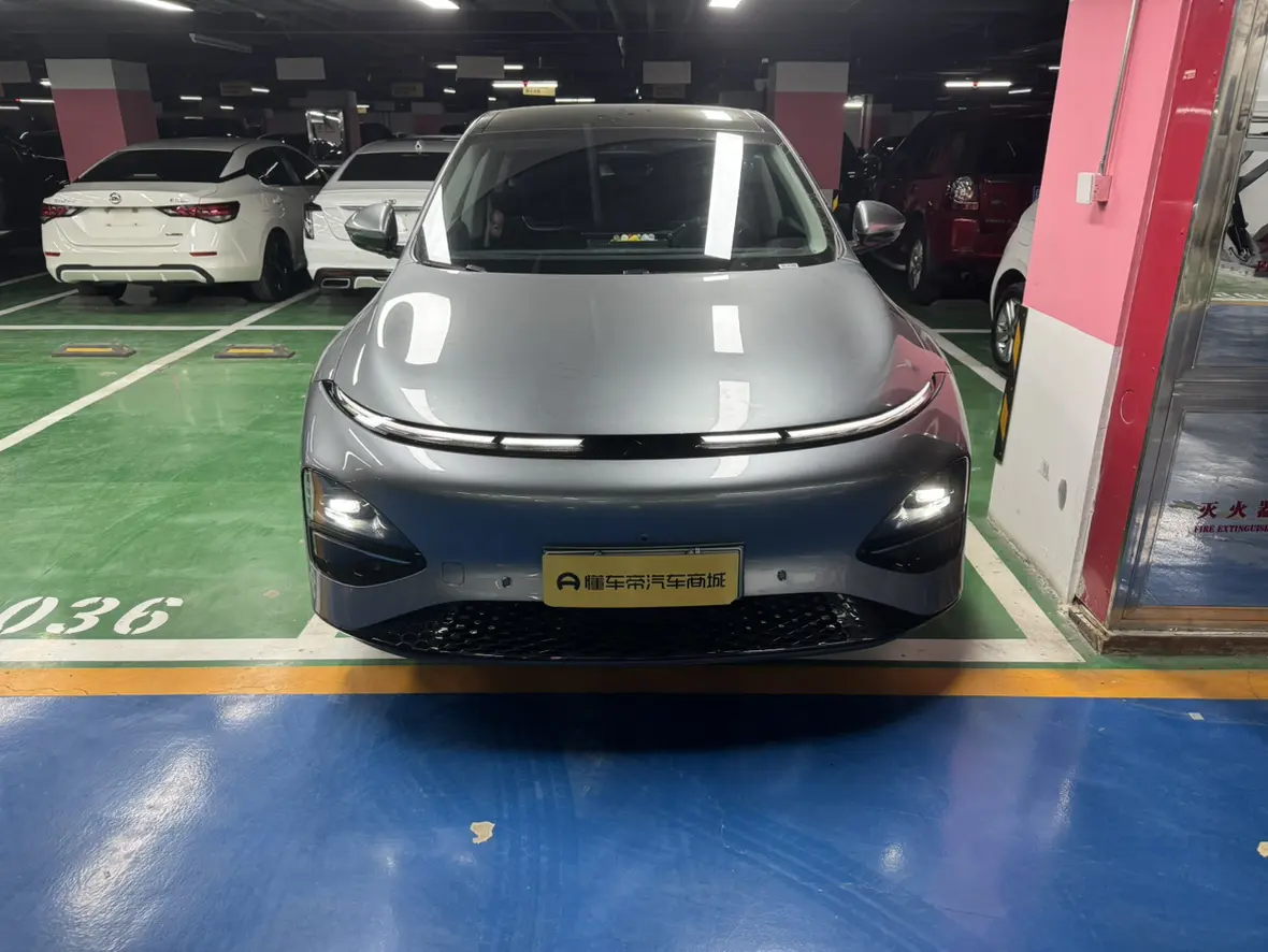 Xpeng G6  из Китая