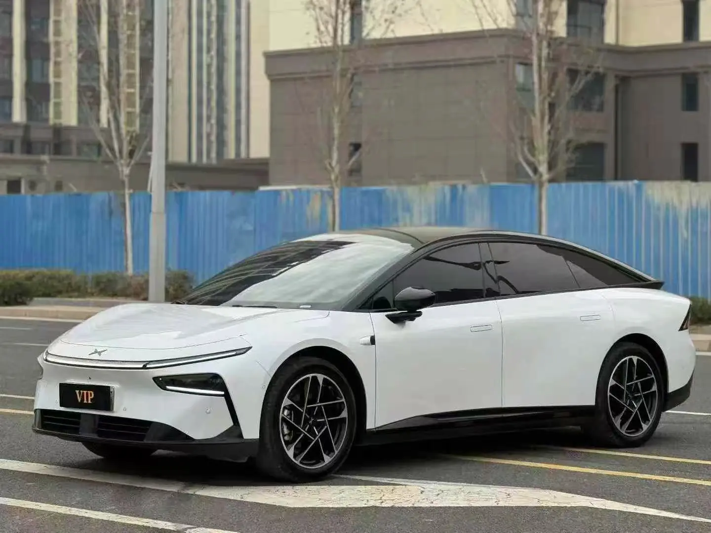 Xpeng P7+  из Китая