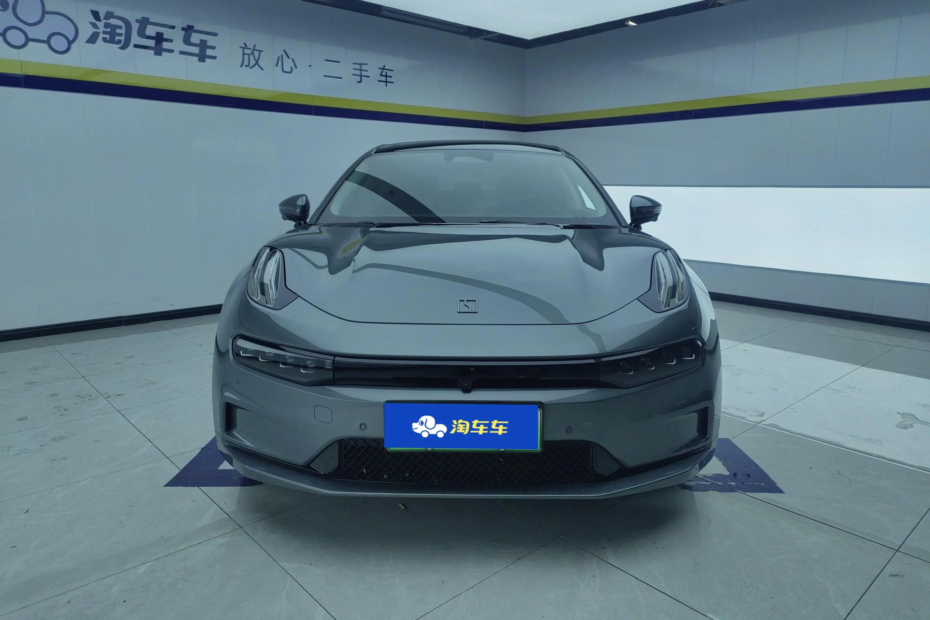 ZEEKR 001  из Китая