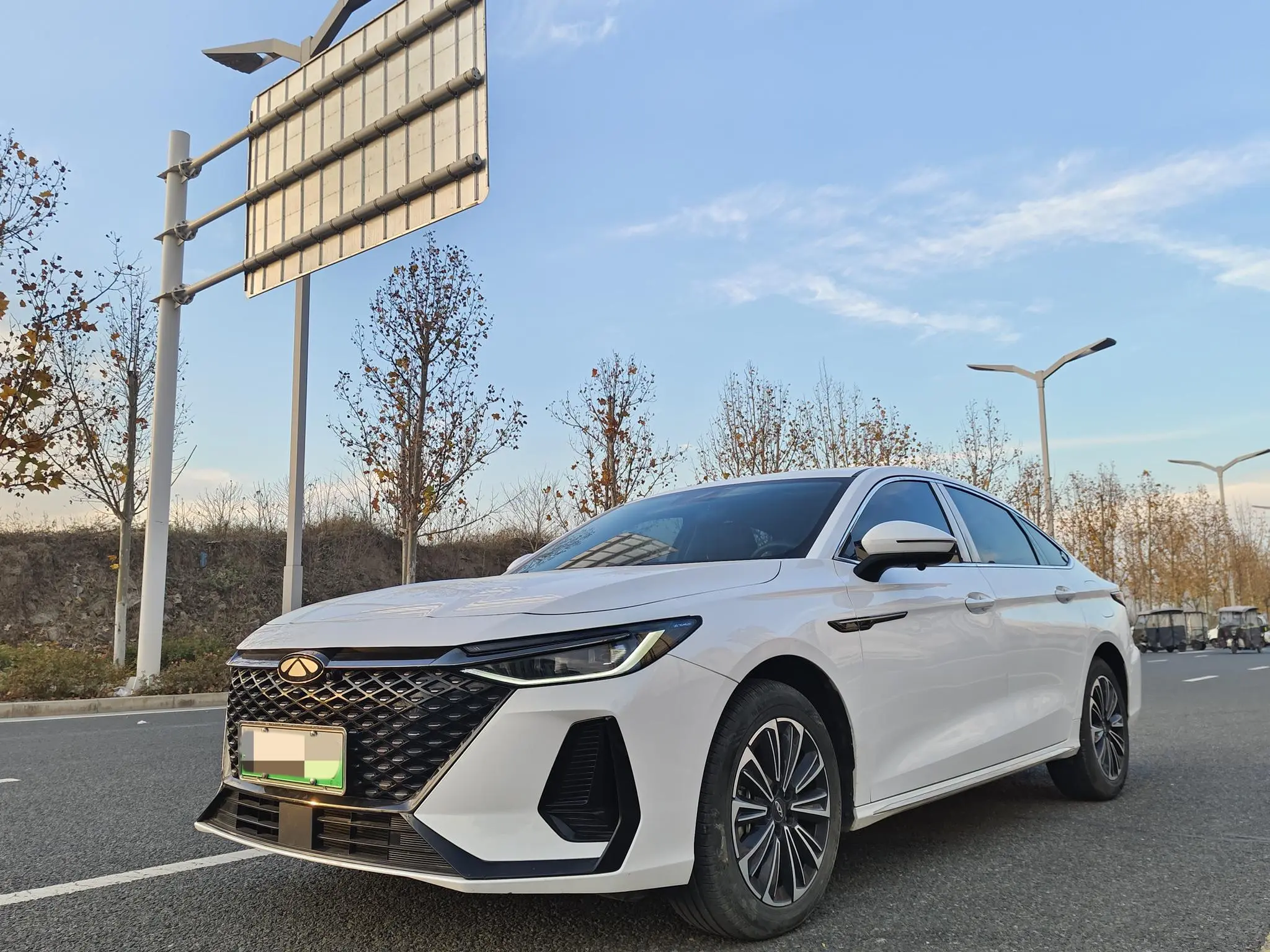 Chery Fengyun A8  из Китая