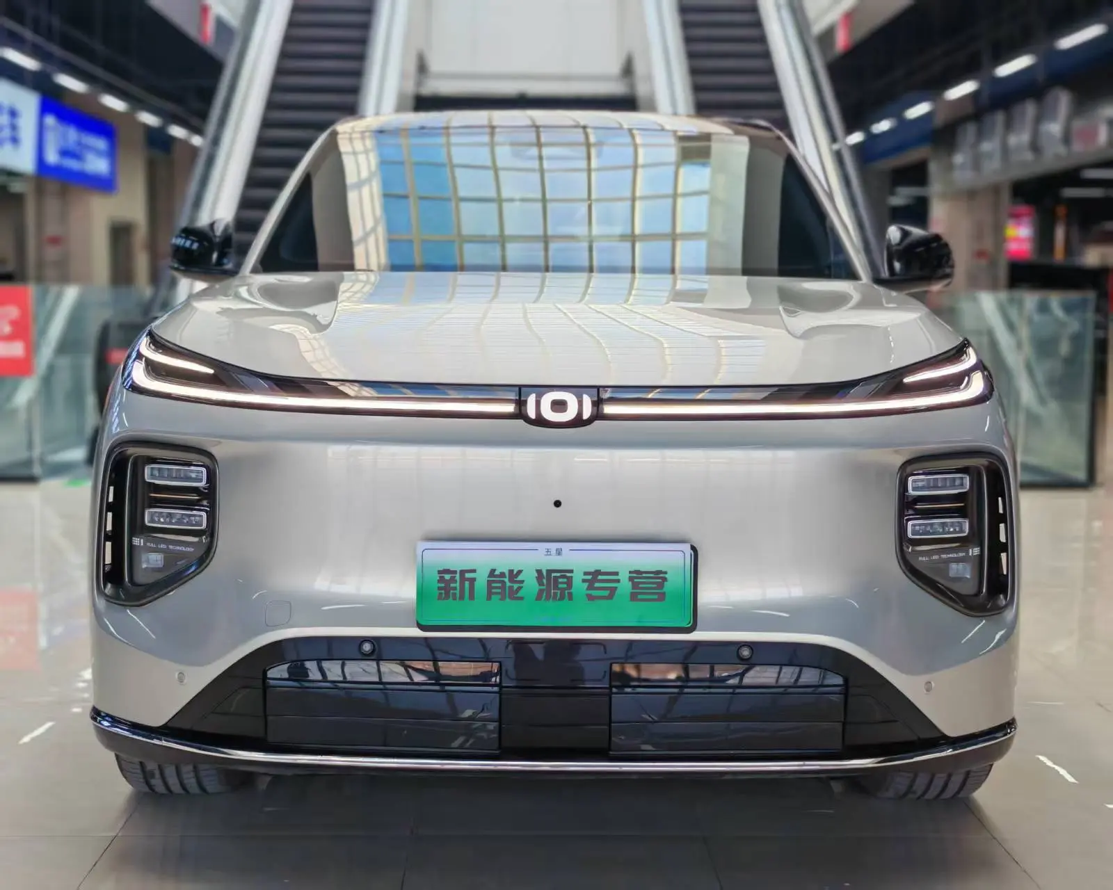 Changan Qiyuan Q07  из Китая