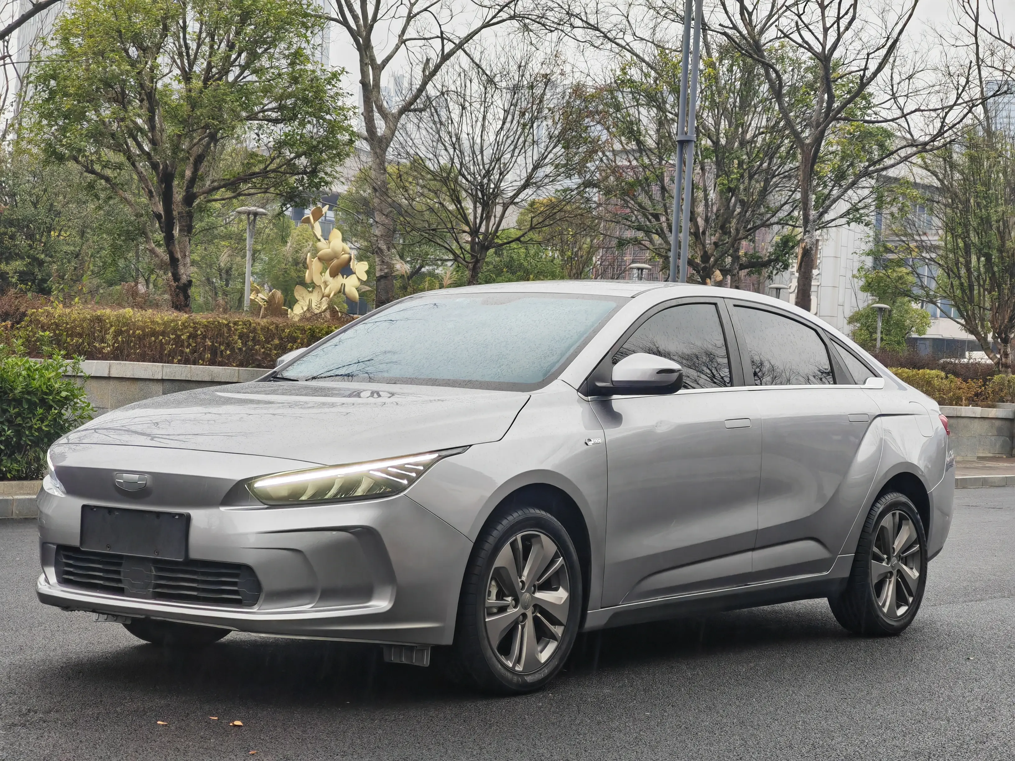 Geely Geometry A  из Китая