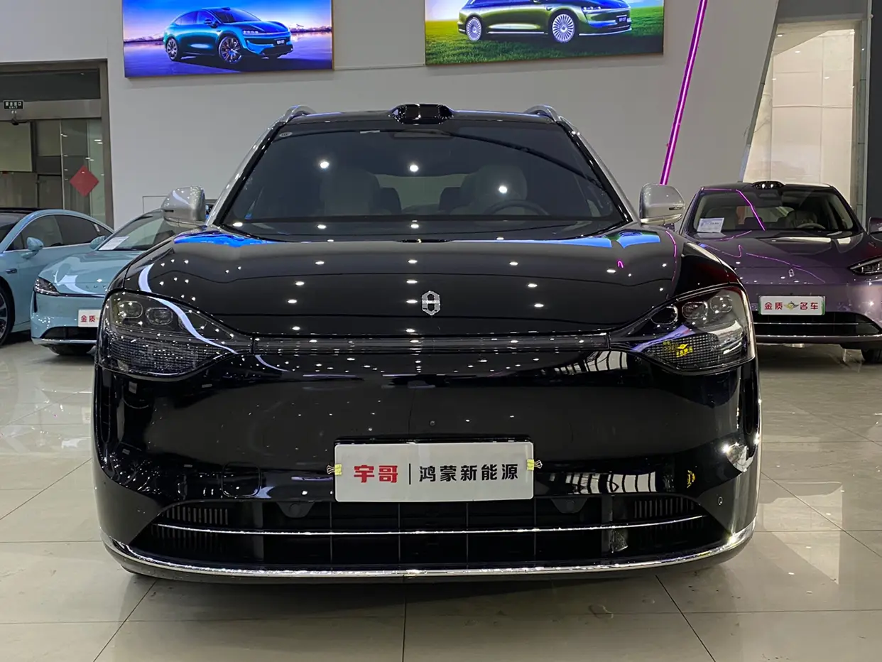 AITO M9 (Wenjie M9)  из Китая