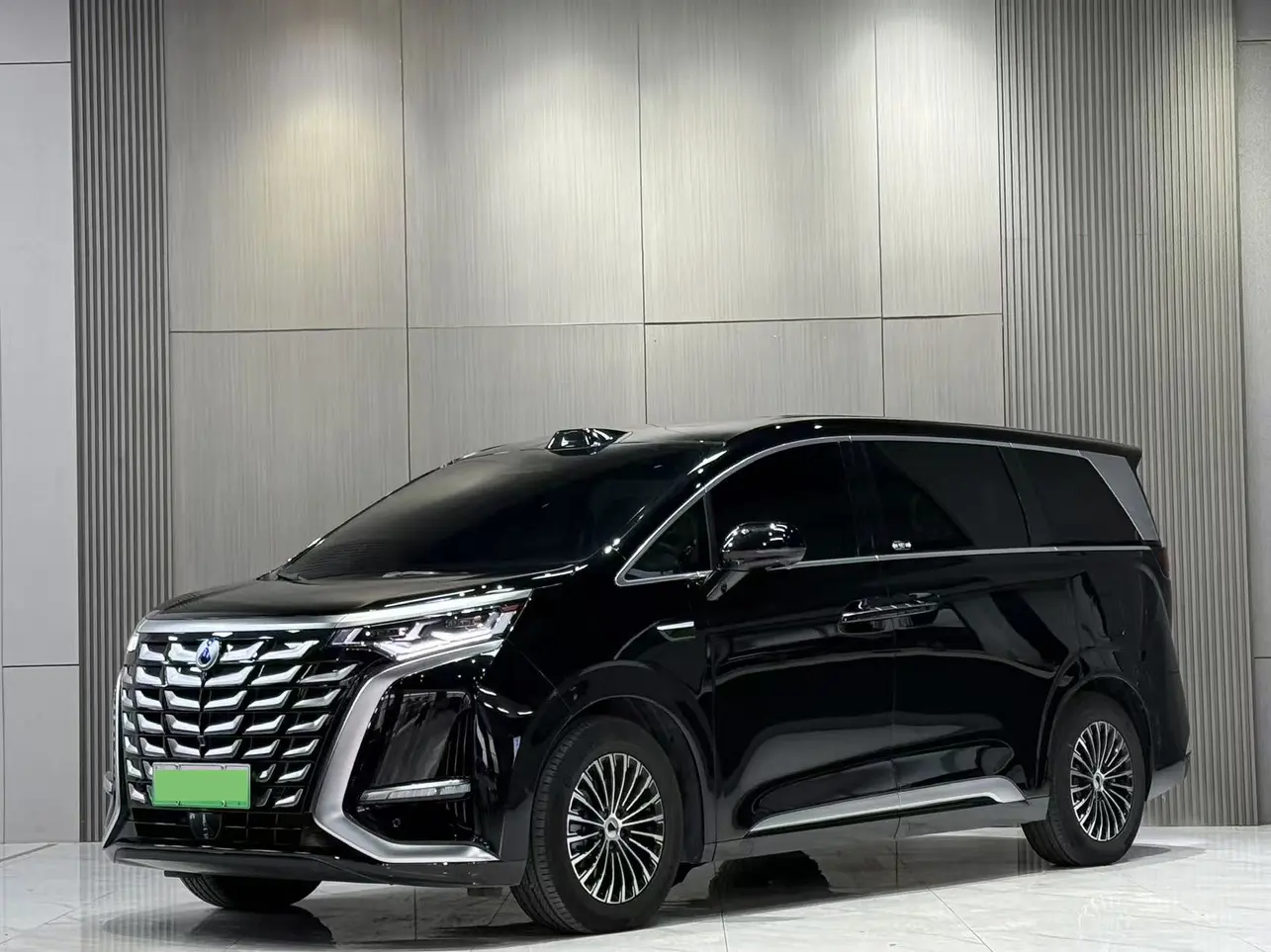 Denza D9 DM  из Китая